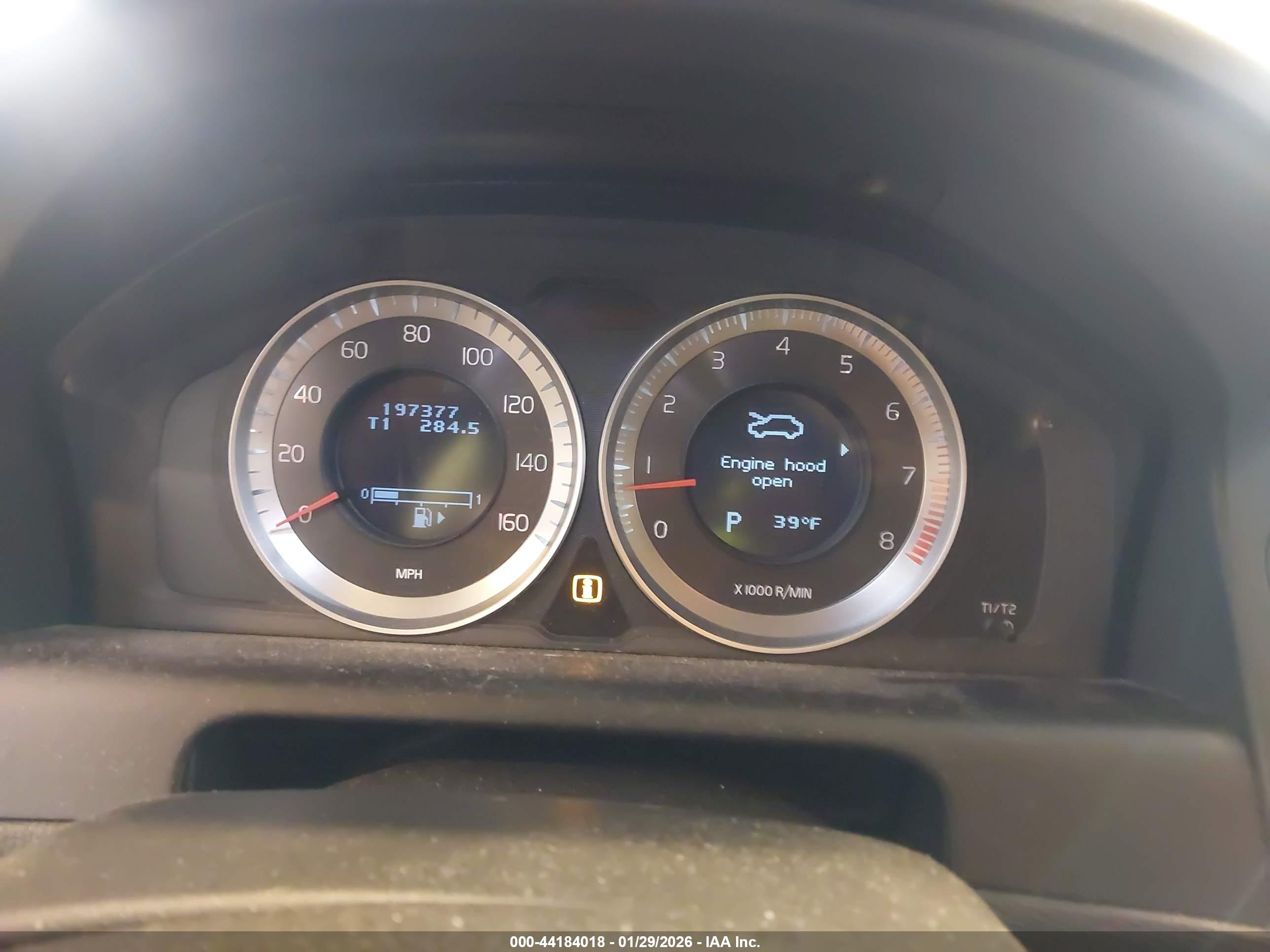 VOLVO XC60 image 7