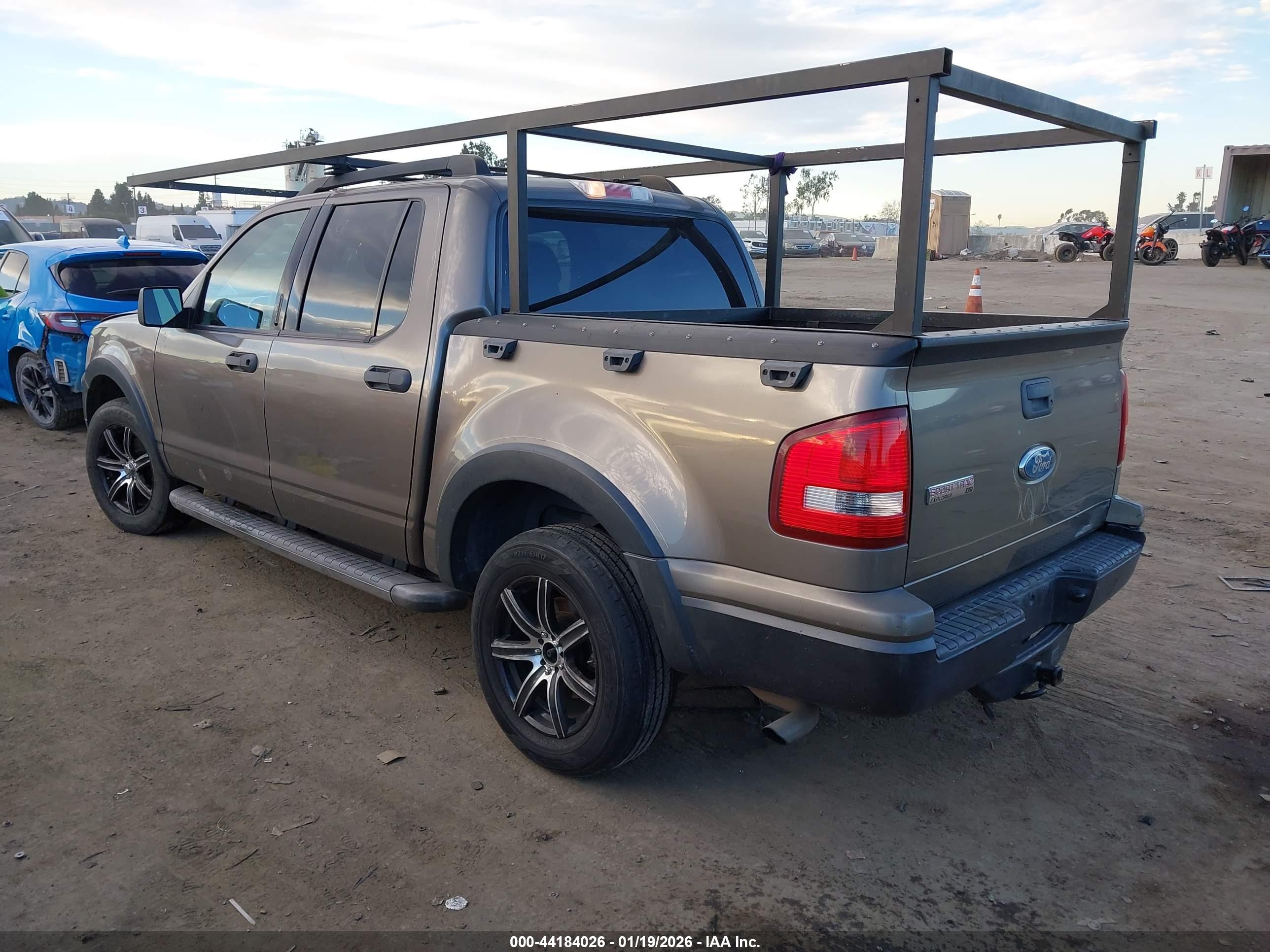 FORD EXPLORER image 3