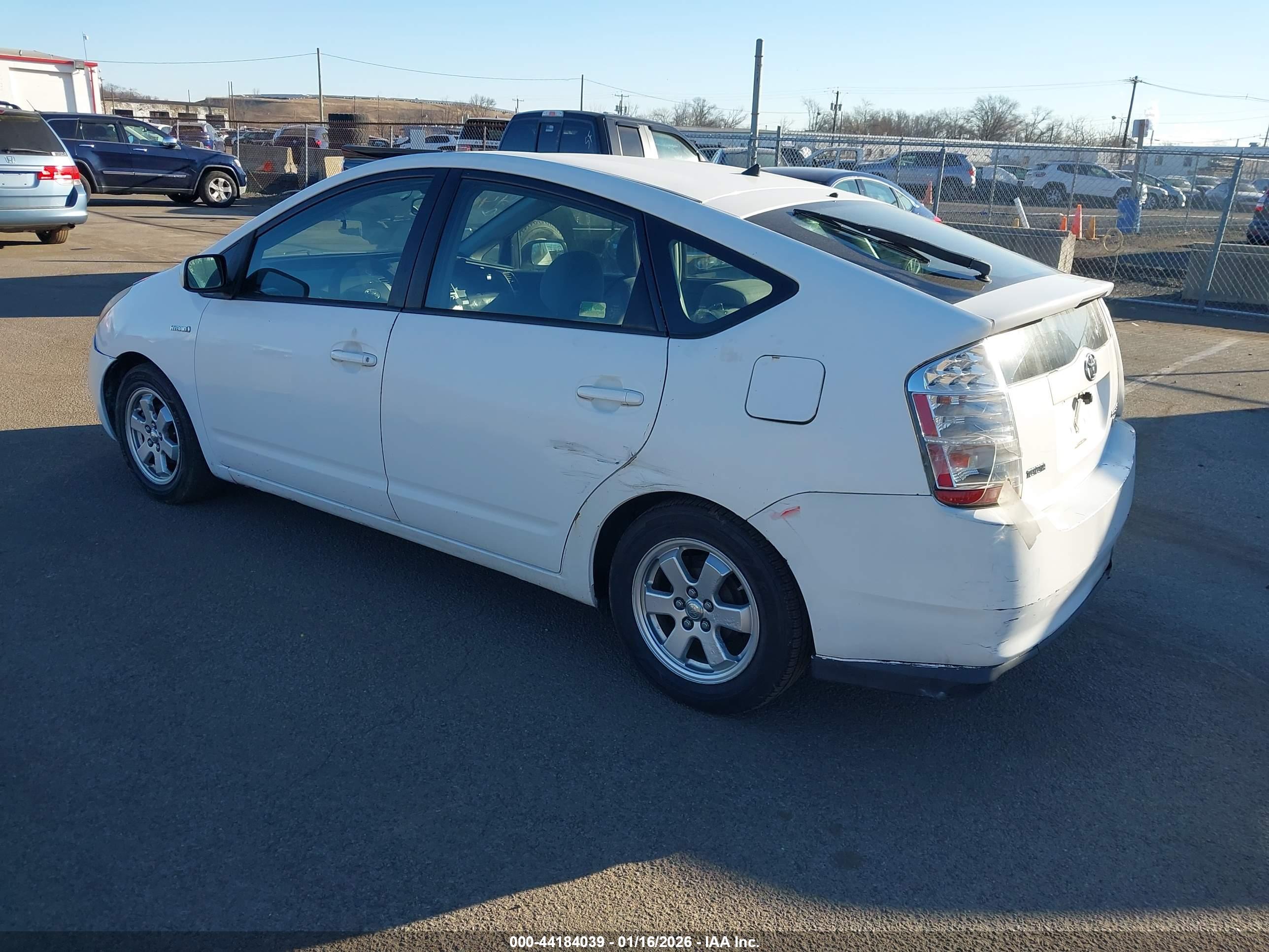 TOYOTA PRIUS image 3