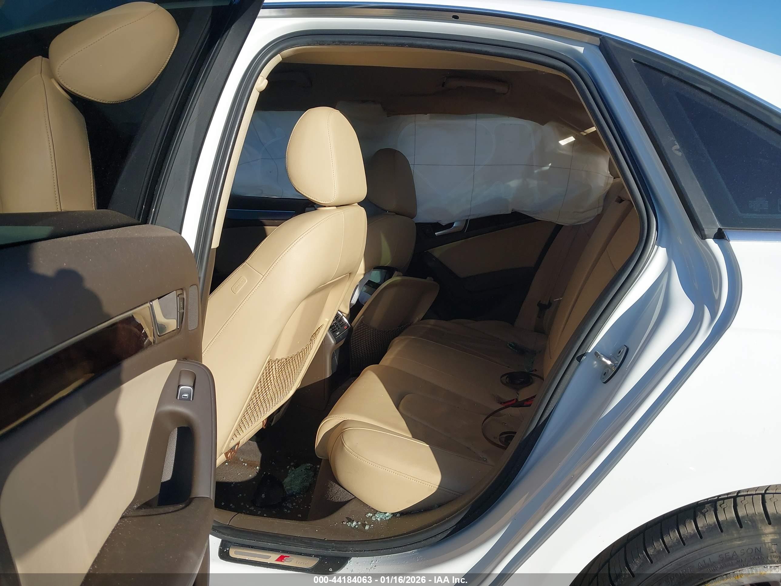 AUDI A4 image 8