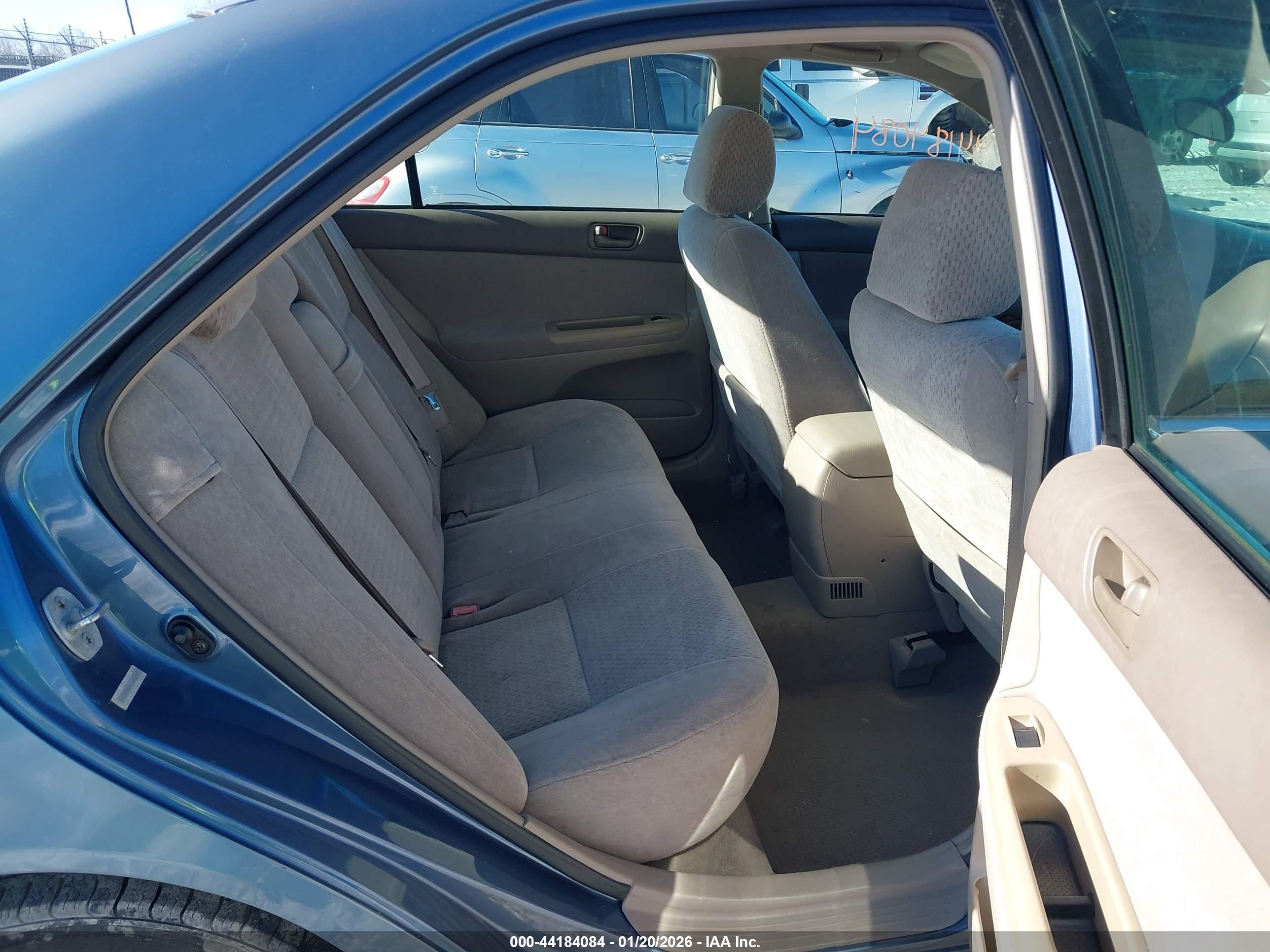 TOYOTA CAMRY image 8