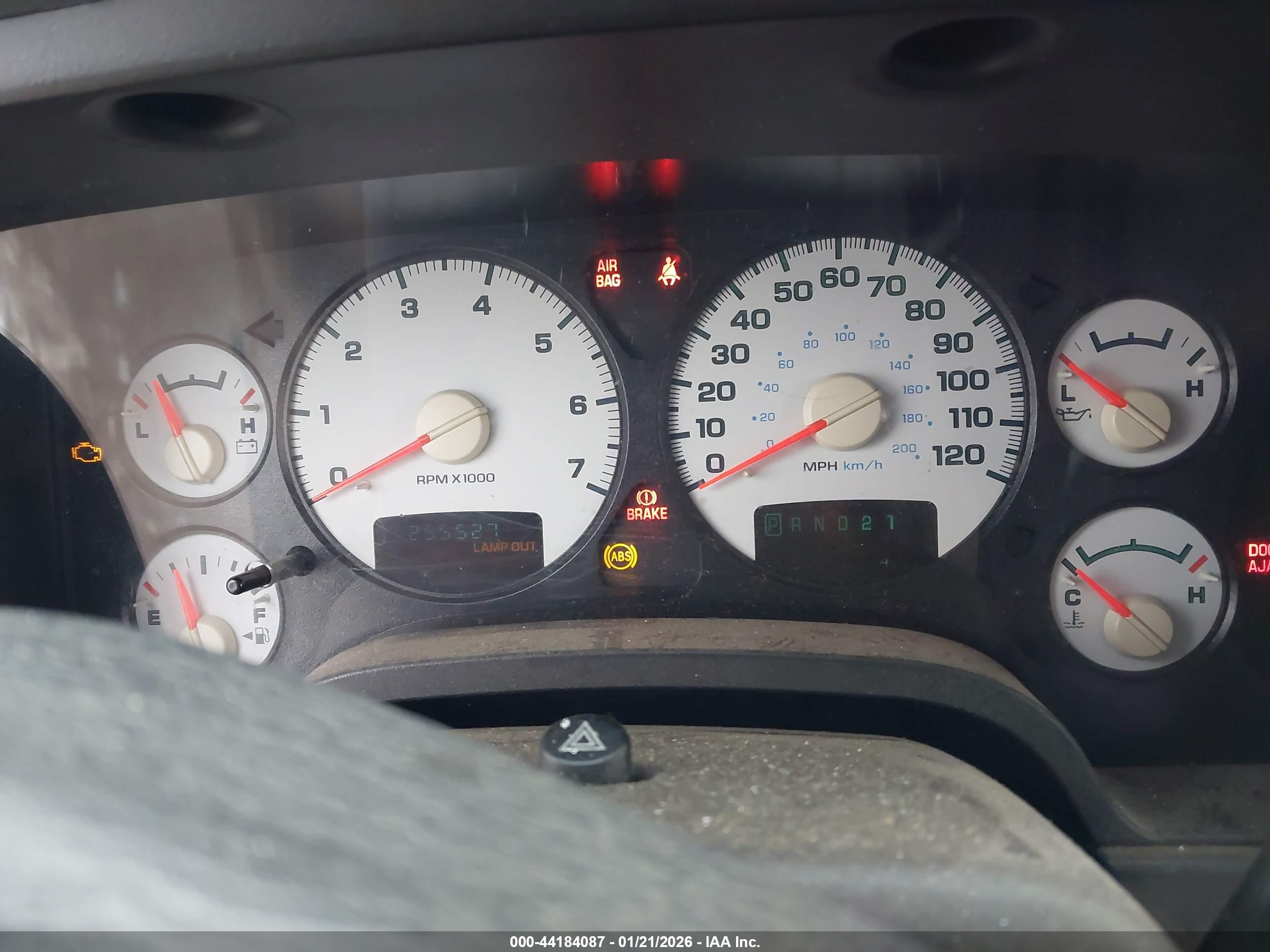 DODGE RAM image 7