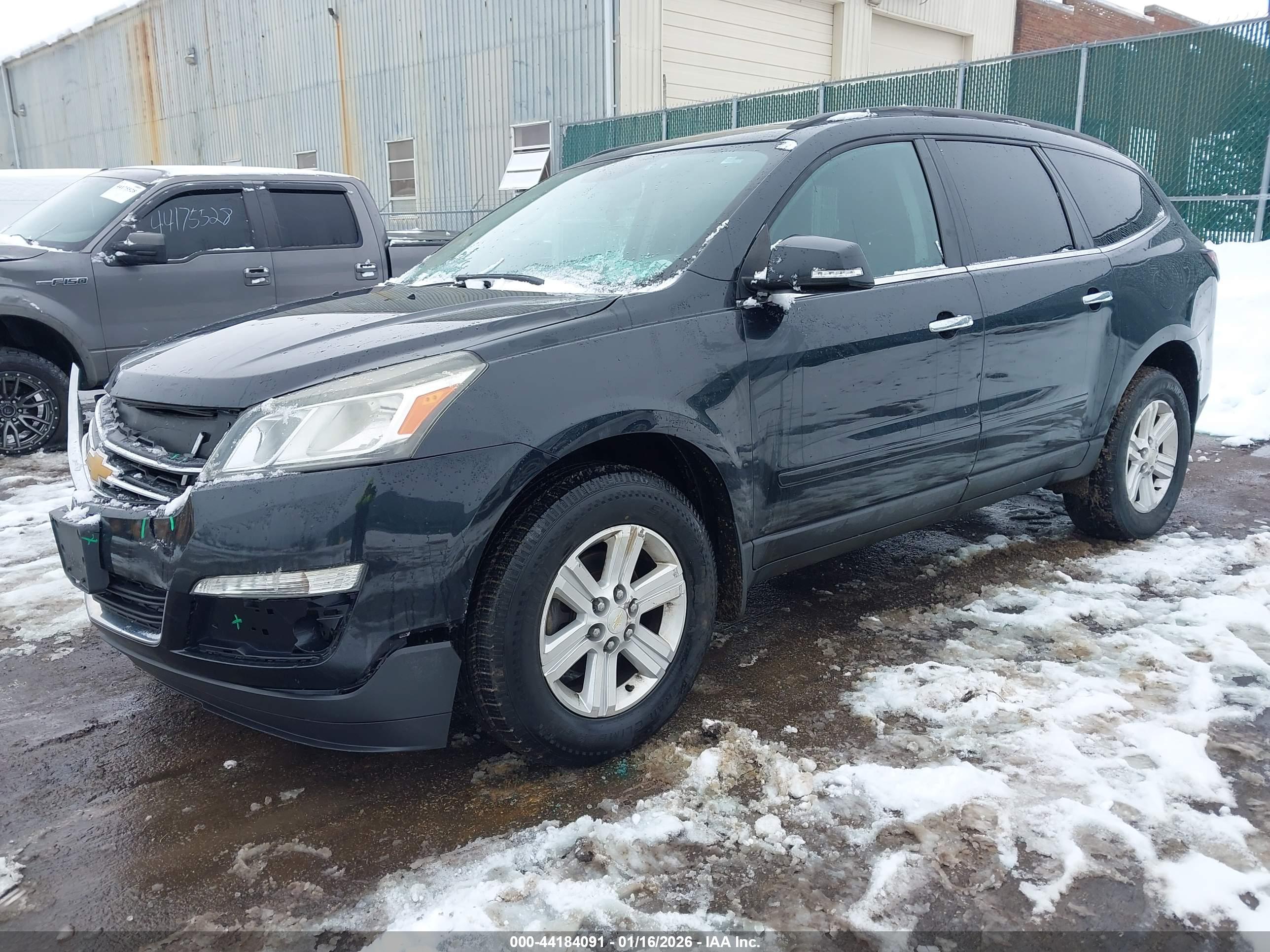 CHEVROLET TRAVERSE image 2