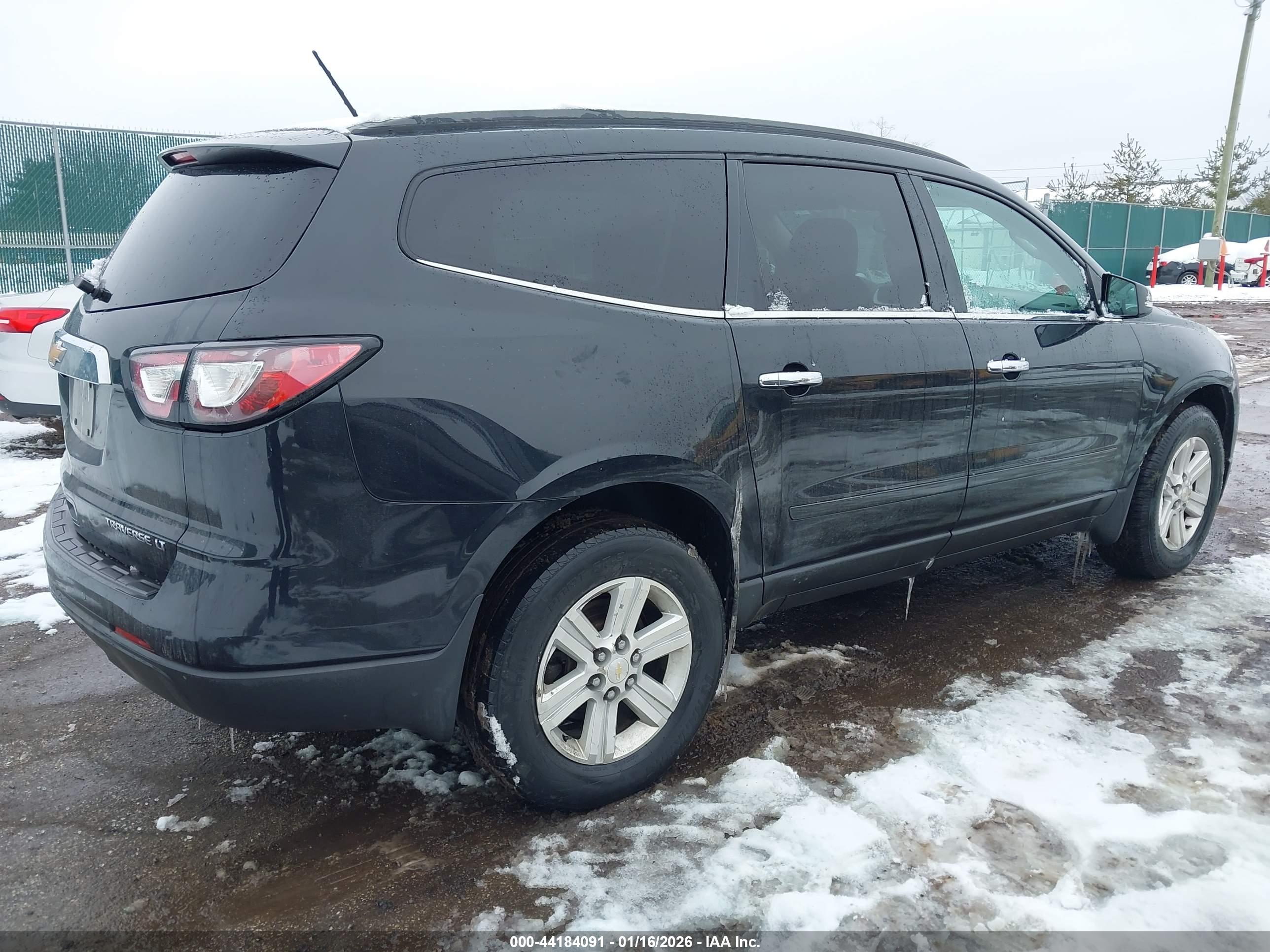 CHEVROLET TRAVERSE image 4