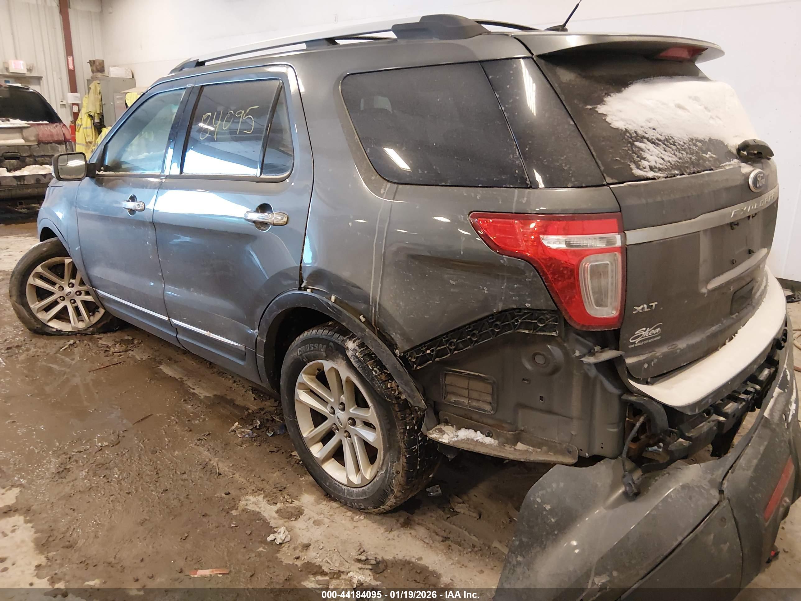 FORD EXPLORER image 3