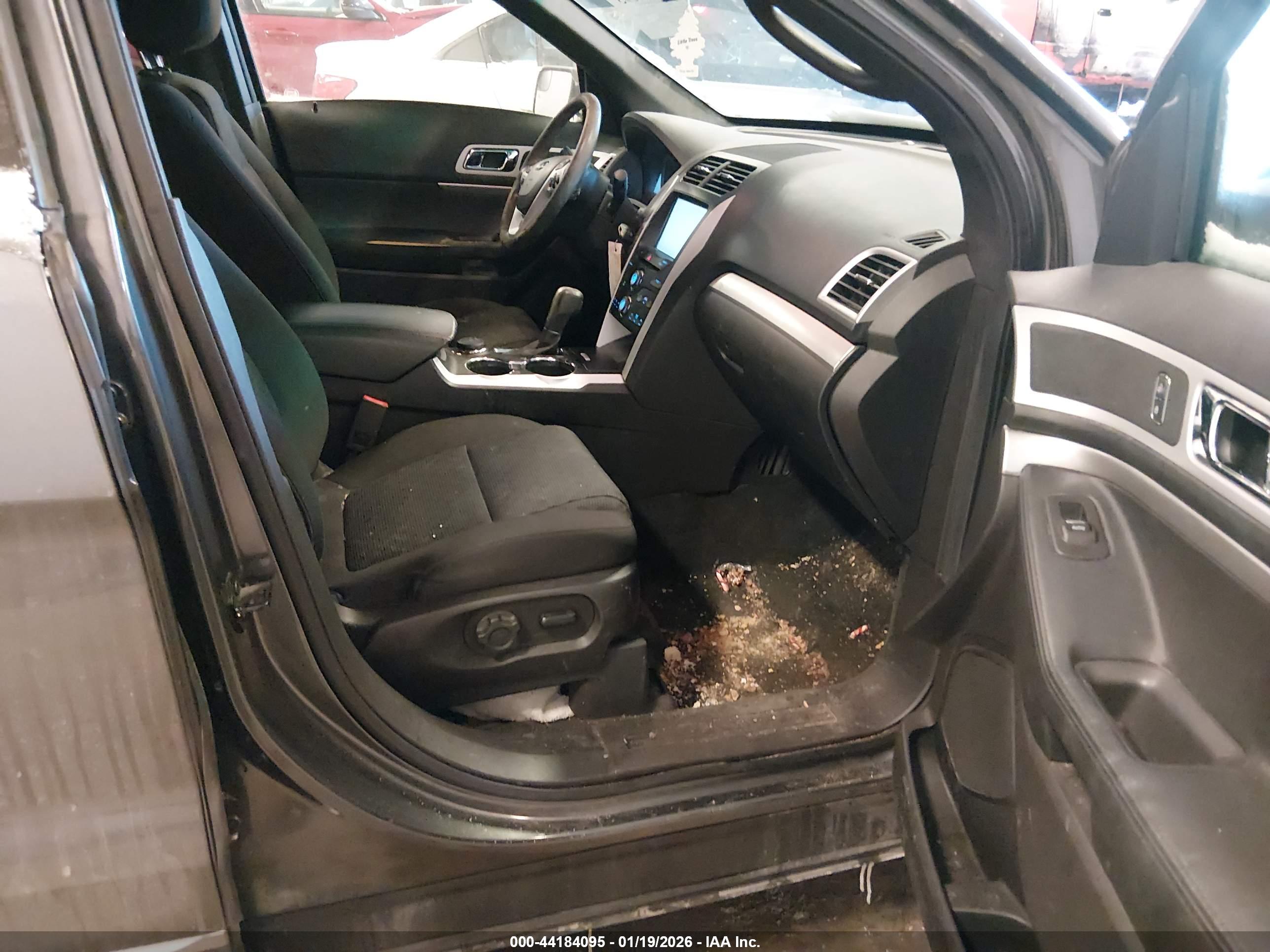 FORD EXPLORER image 5