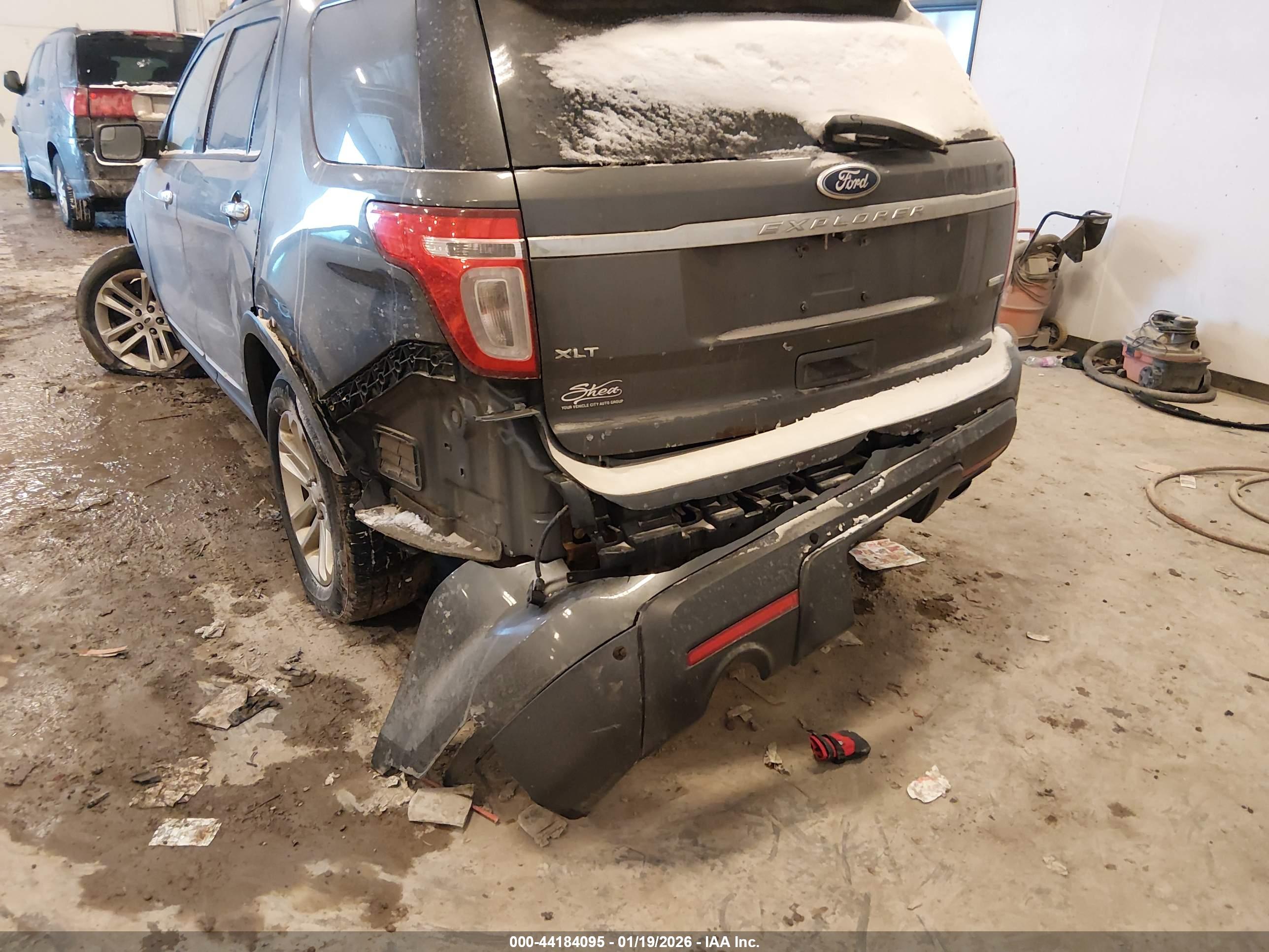 FORD EXPLORER image 6