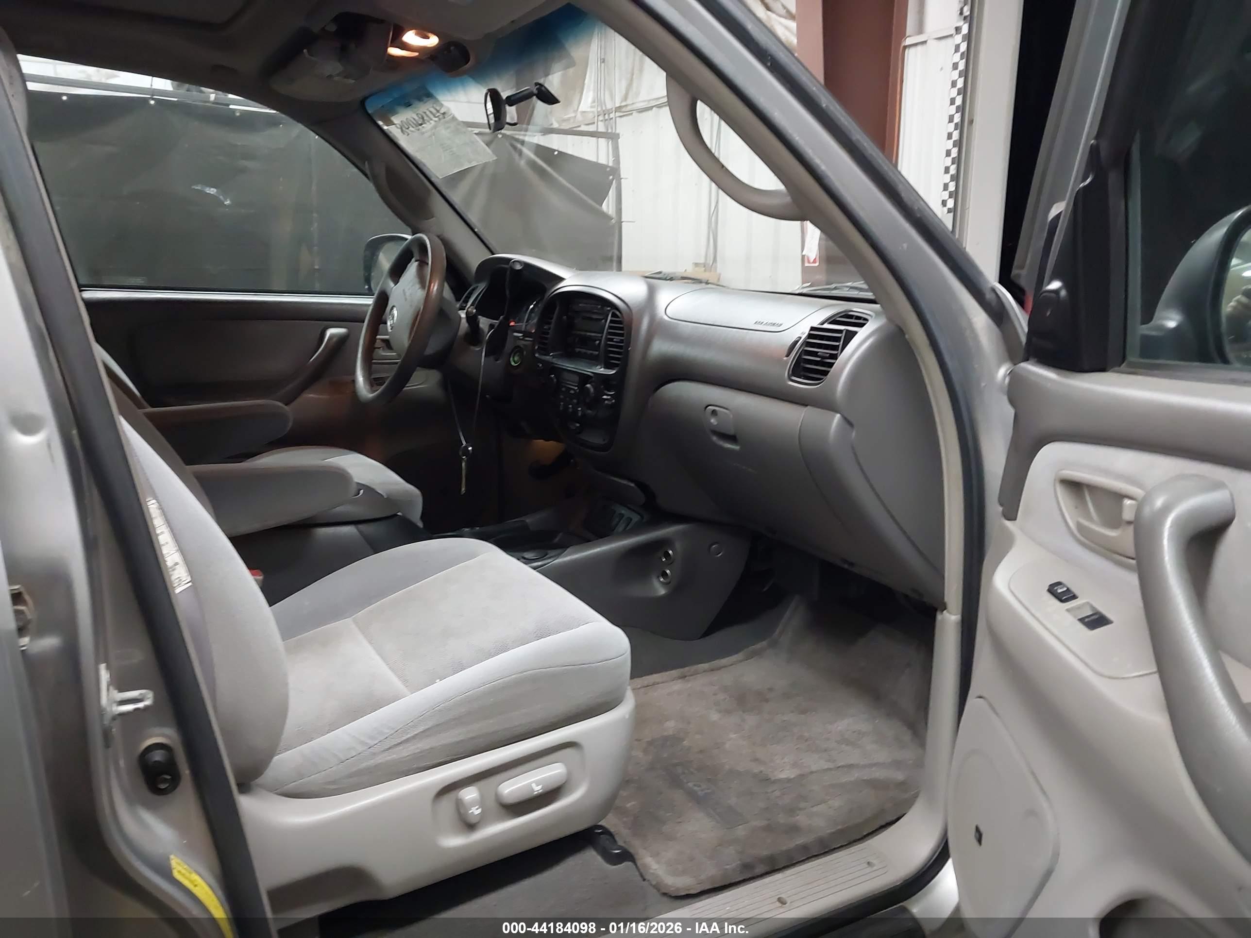 TOYOTA SEQUOIA image 5
