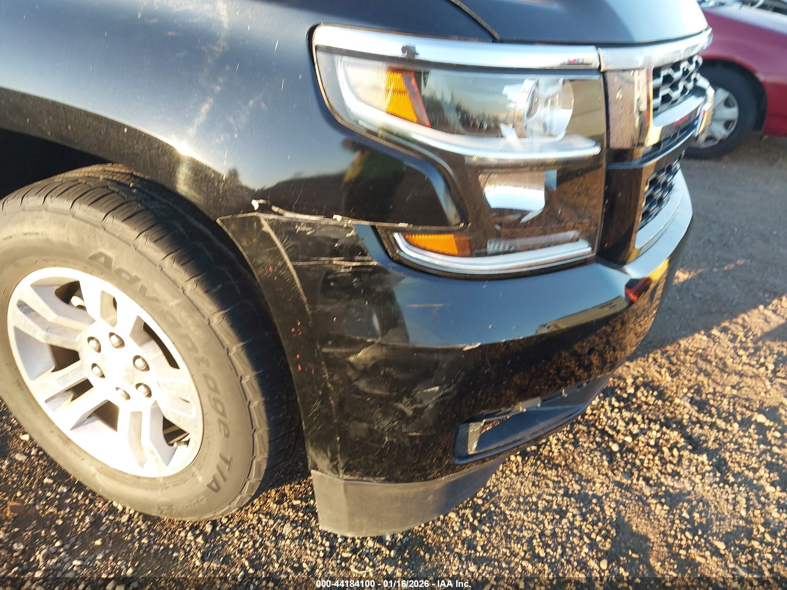 CHEVROLET SUBURBAN image 6