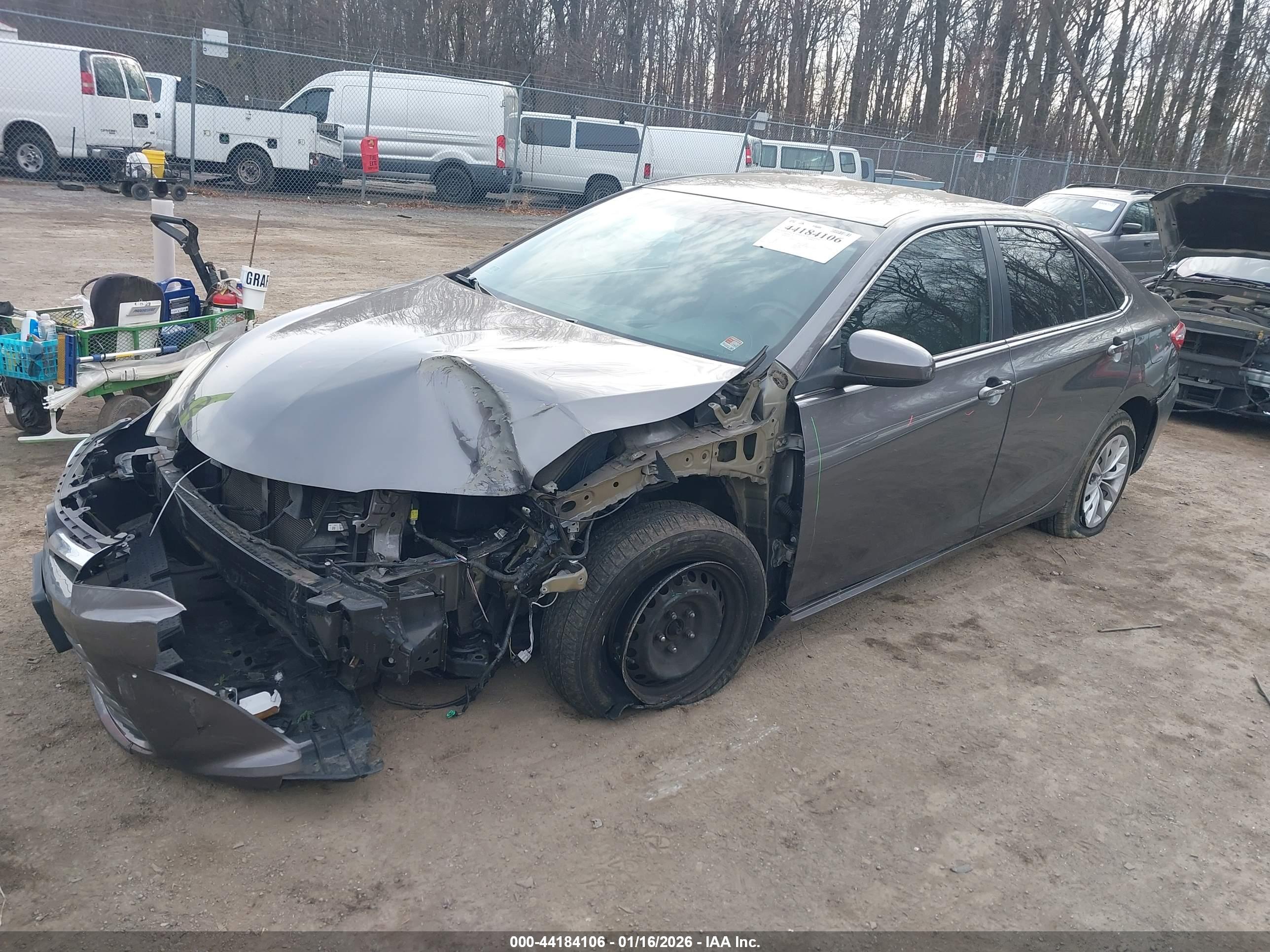 TOYOTA CAMRY image 2