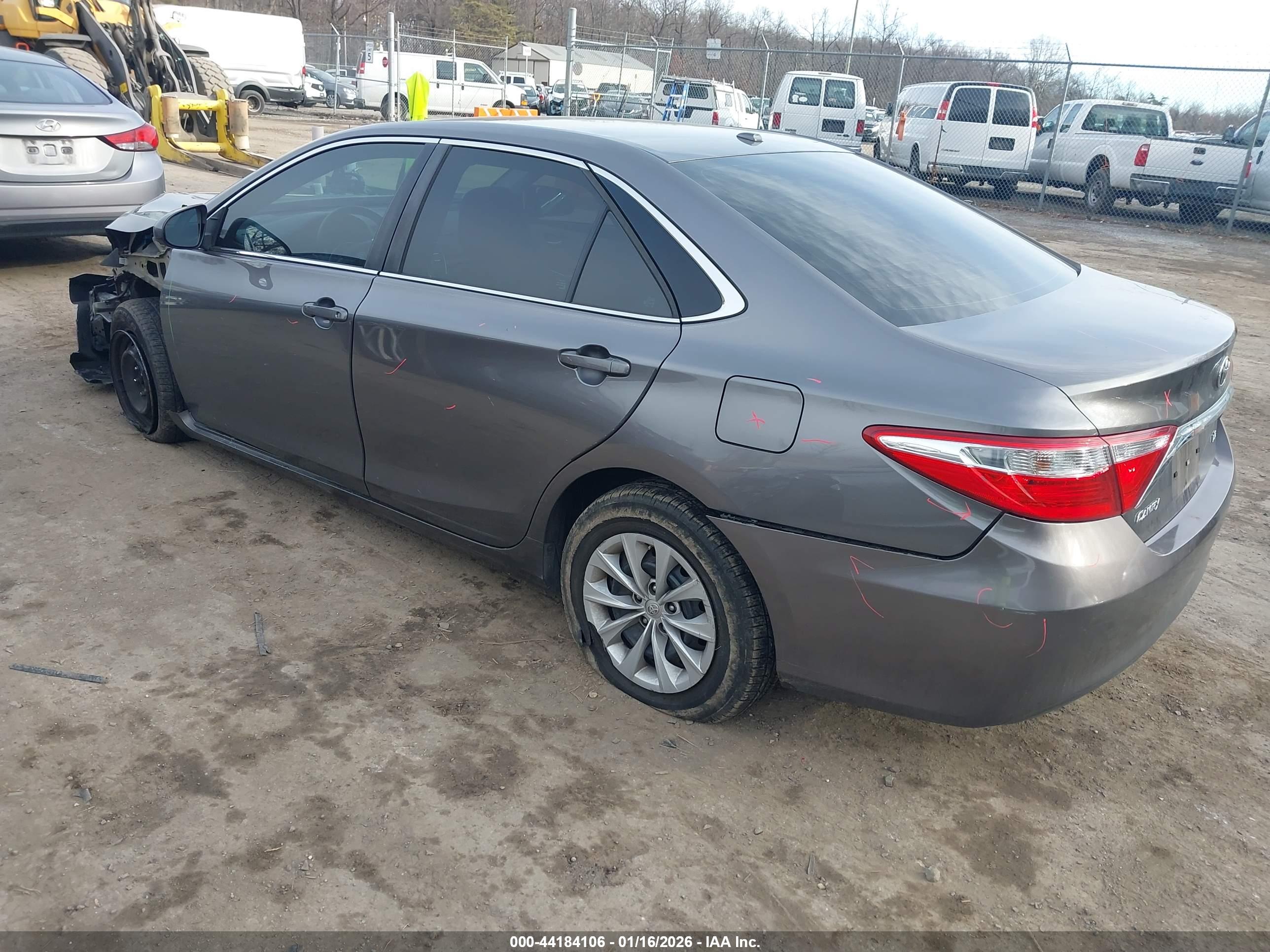 TOYOTA CAMRY image 3