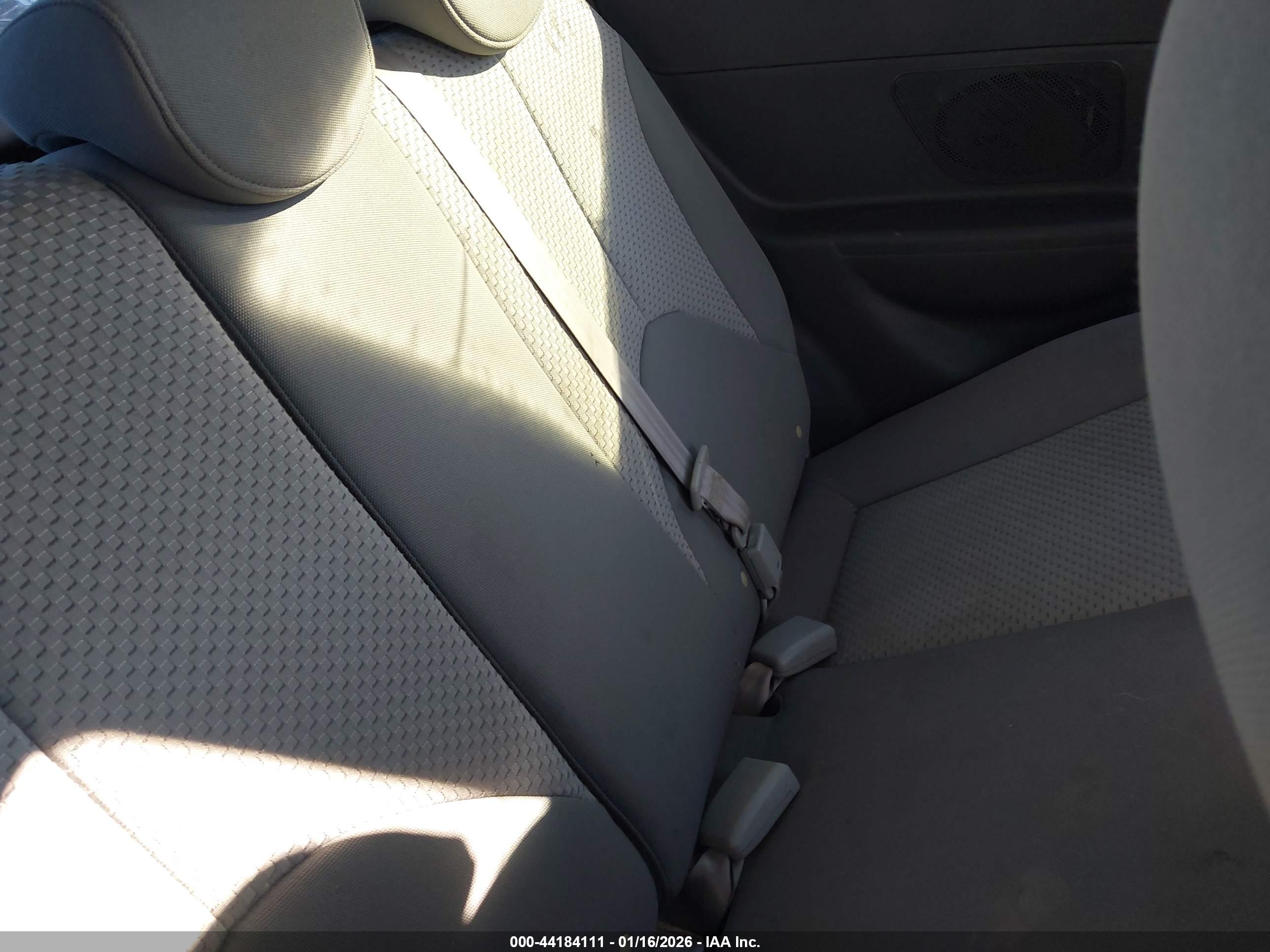 HYUNDAI ACCENT image 8