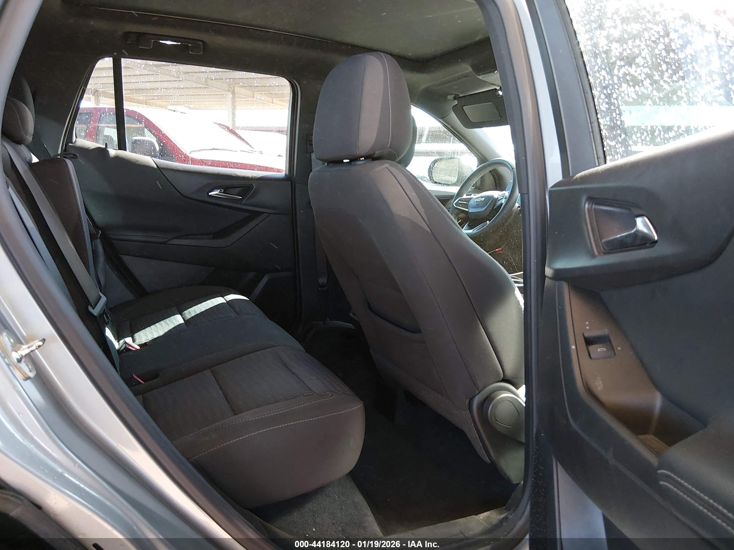 CHEVROLET EQUINOX image 8