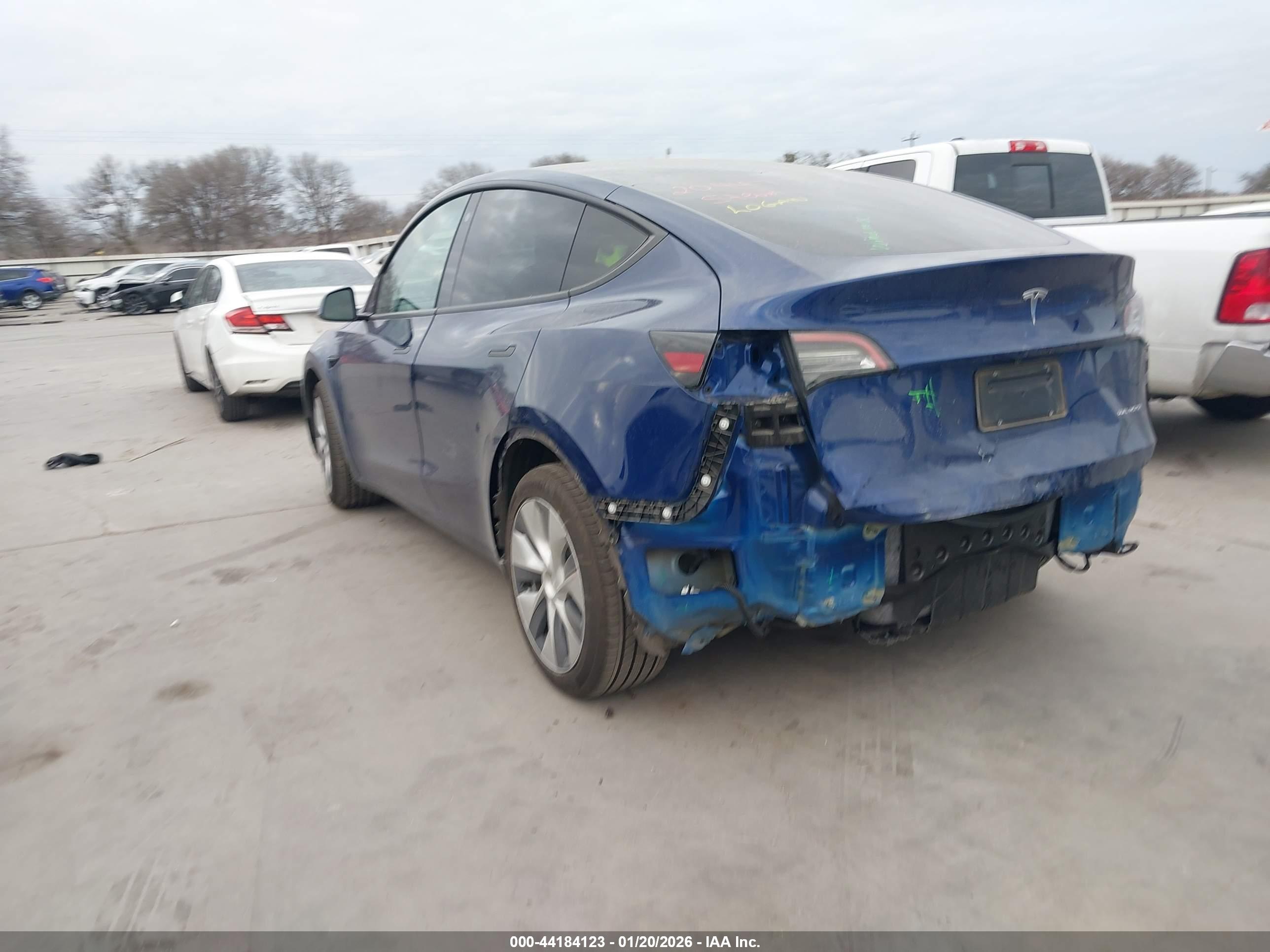 TESLA MODEL image 3