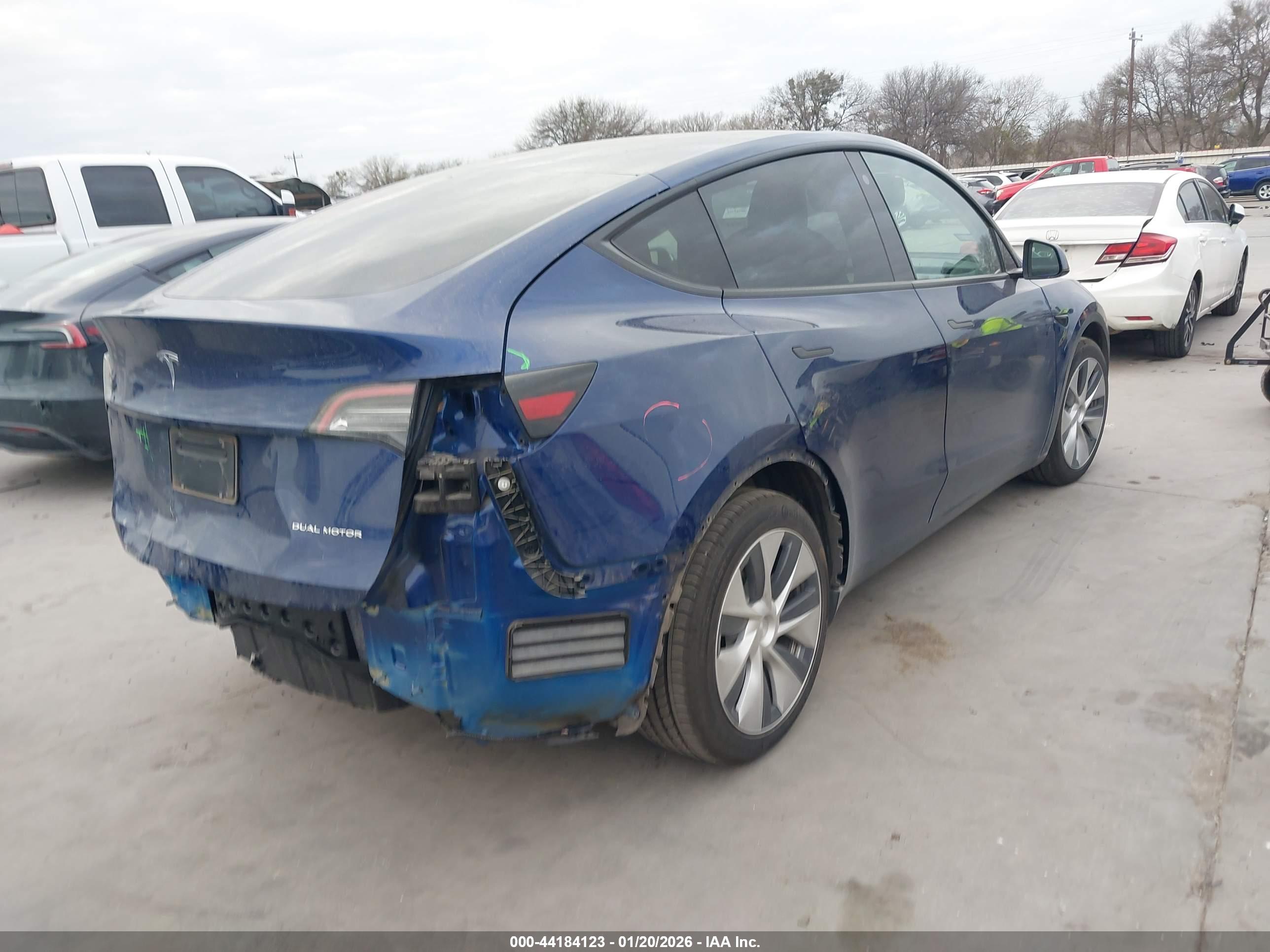 TESLA MODEL image 4