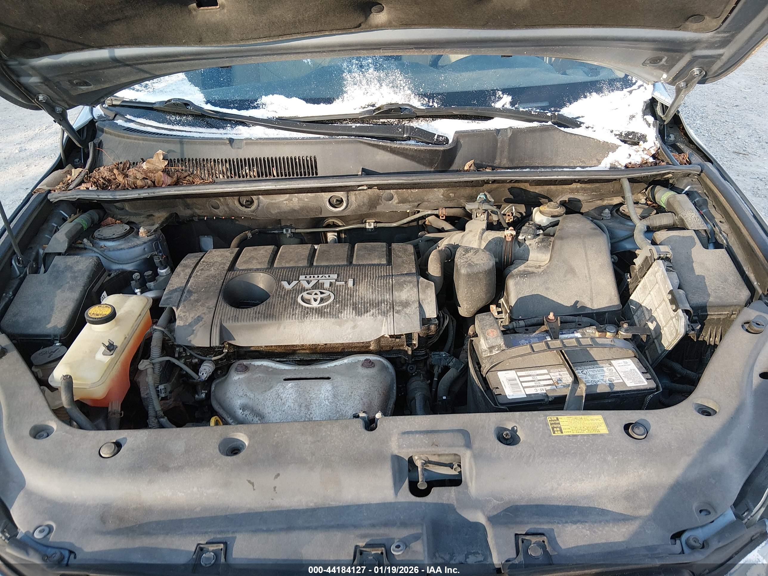 TOYOTA RAV4 image 10