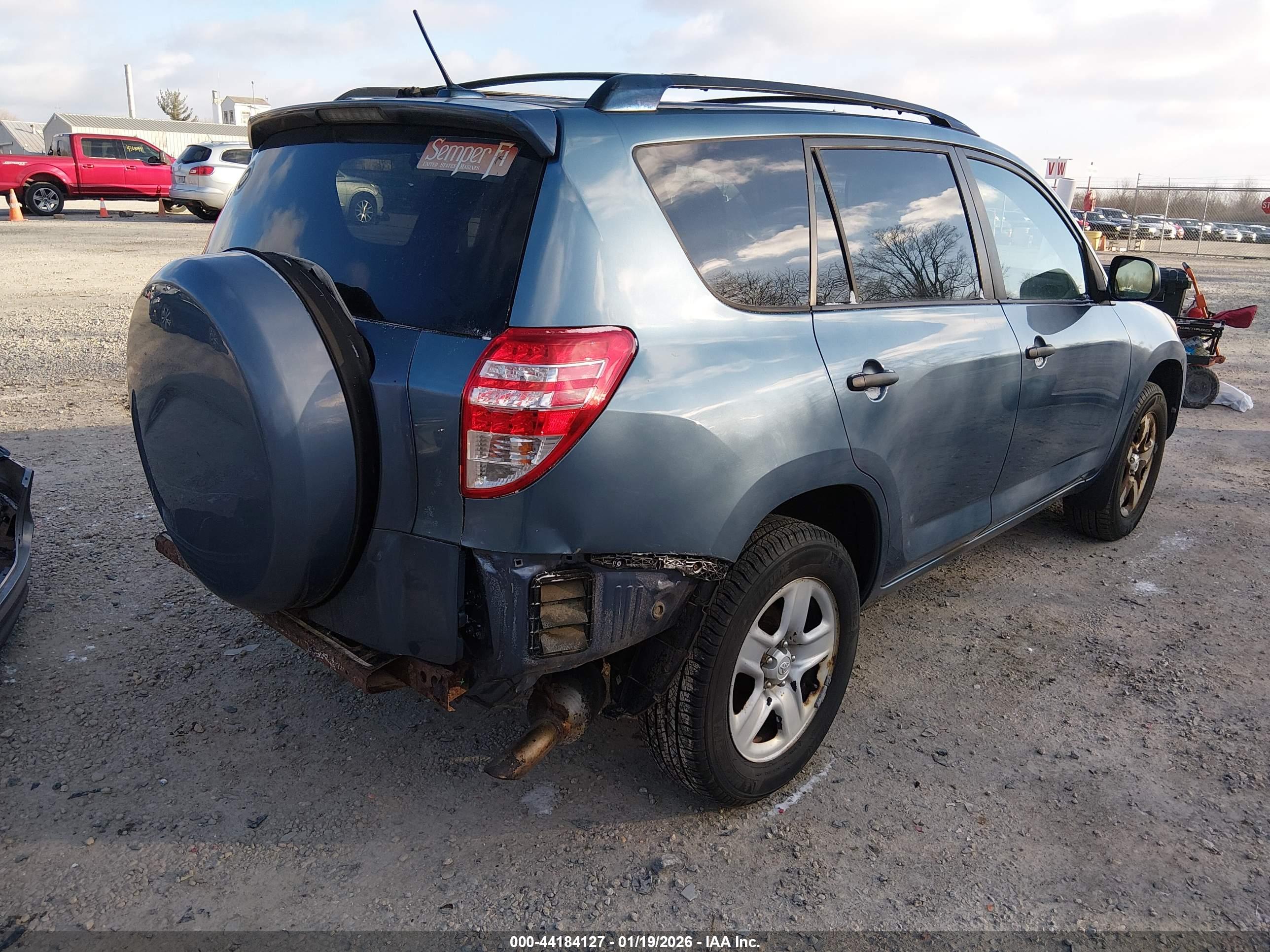 TOYOTA RAV4 image 4