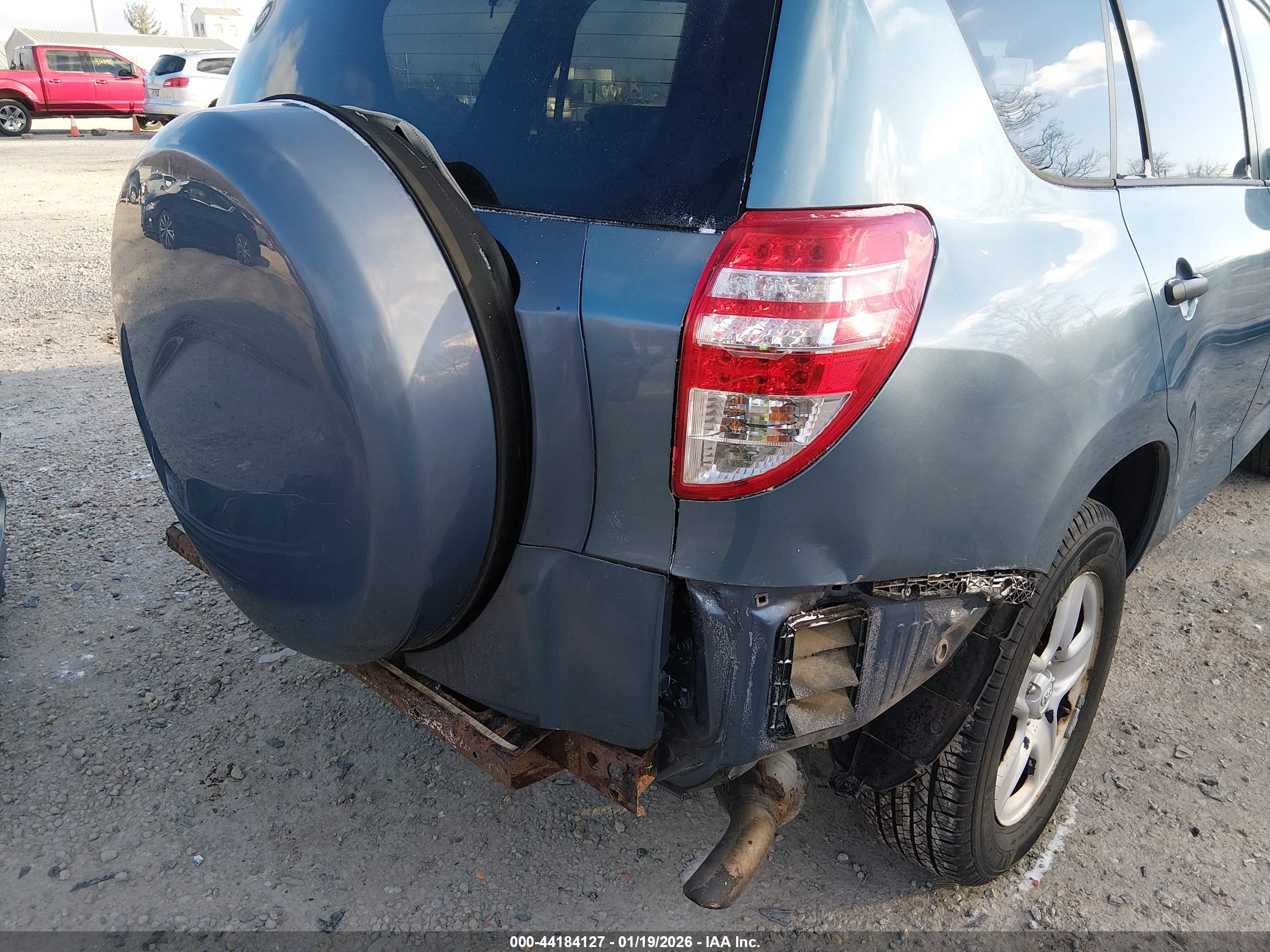 TOYOTA RAV4 image 6