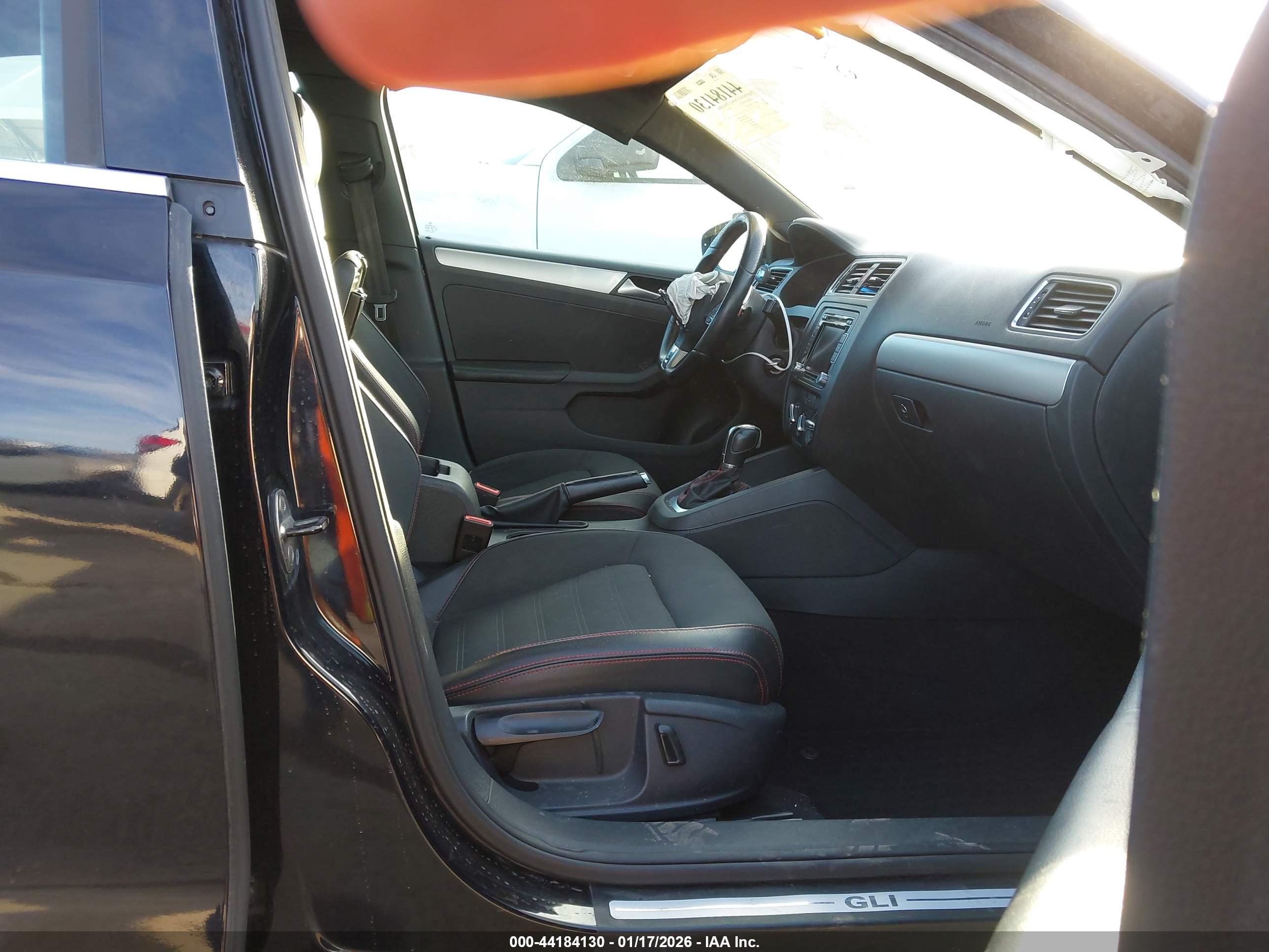 VOLKSWAGEN JETTA image 5