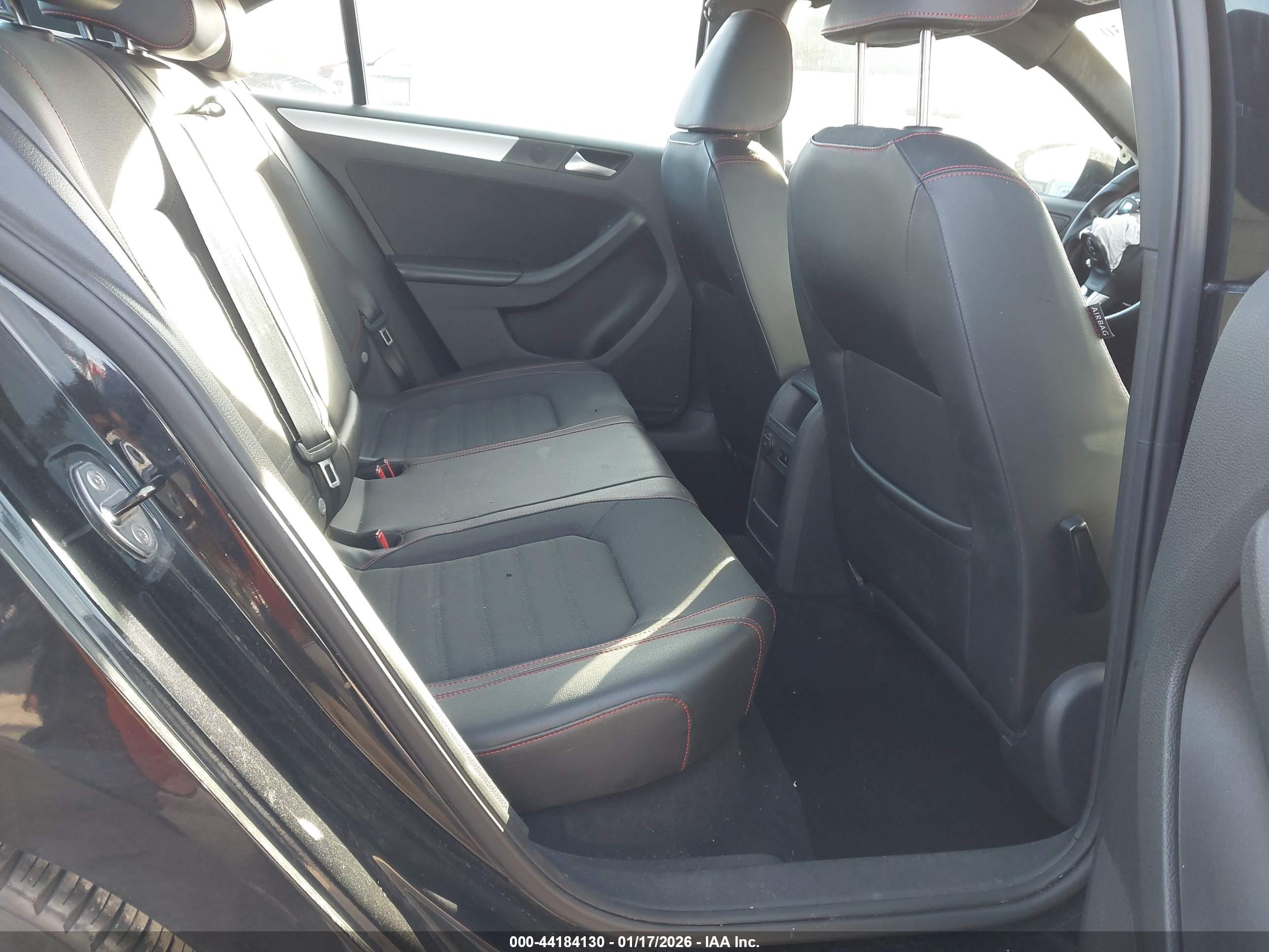 VOLKSWAGEN JETTA image 8