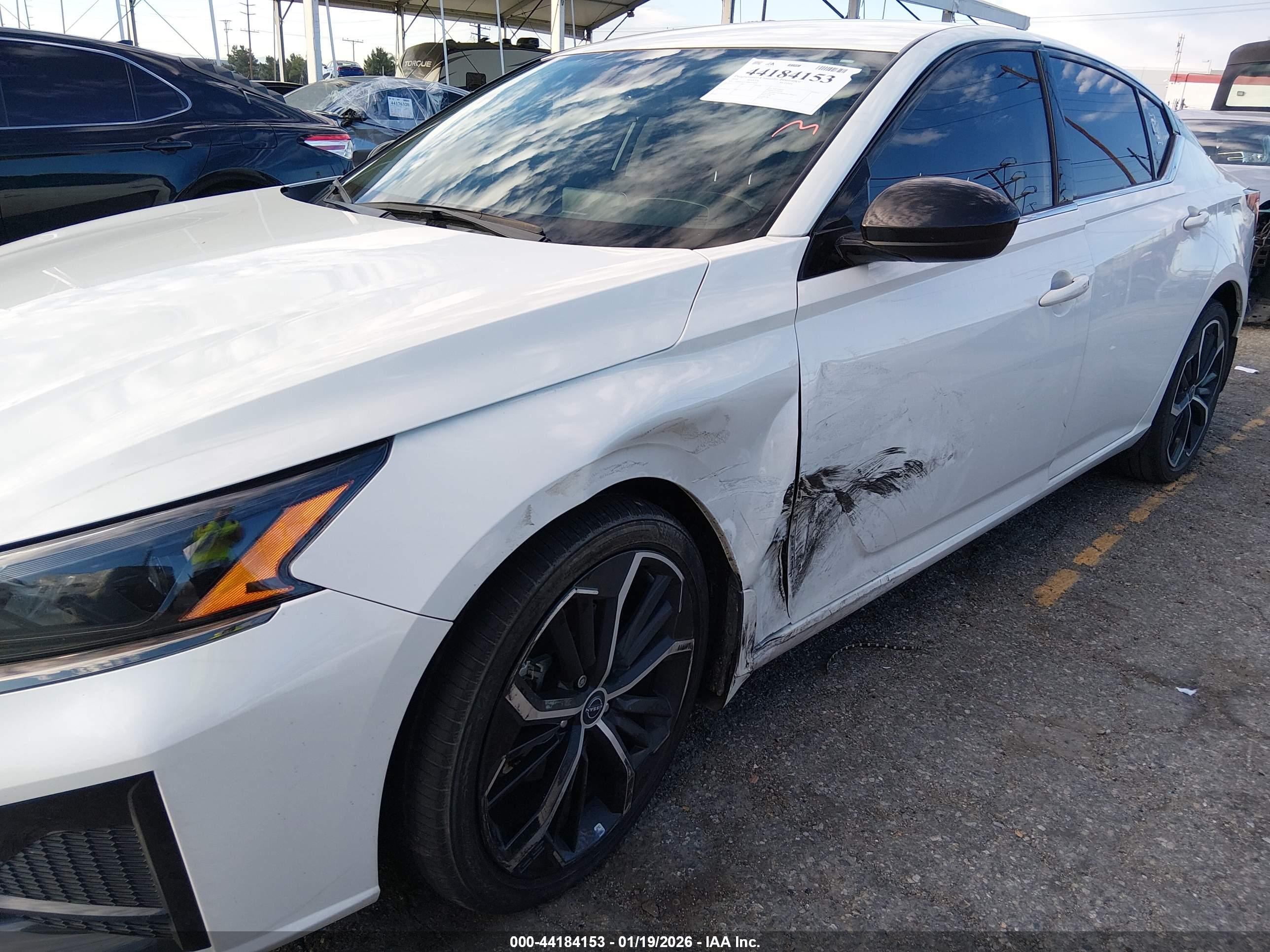 NISSAN ALTIMA image 6