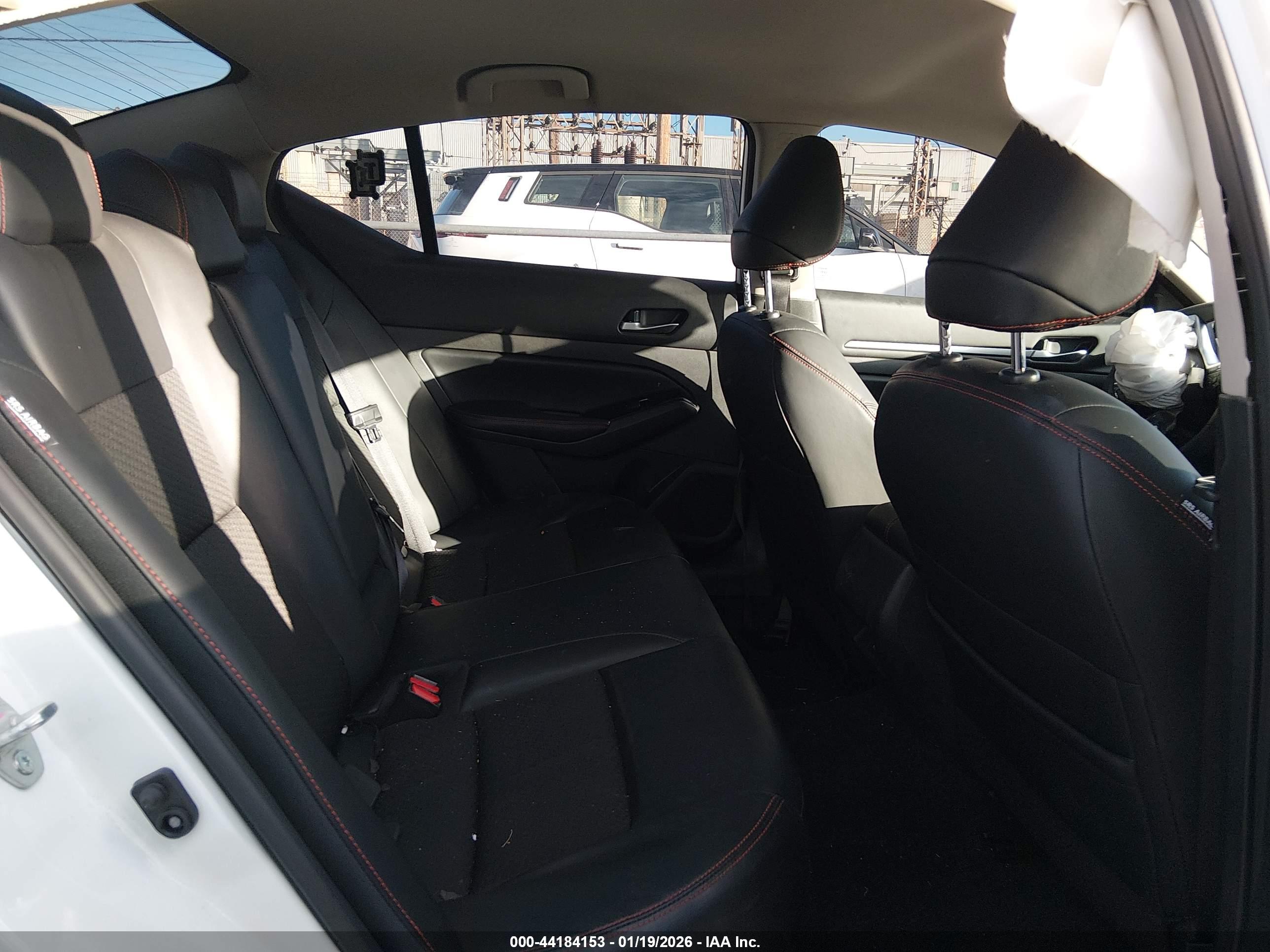NISSAN ALTIMA image 8