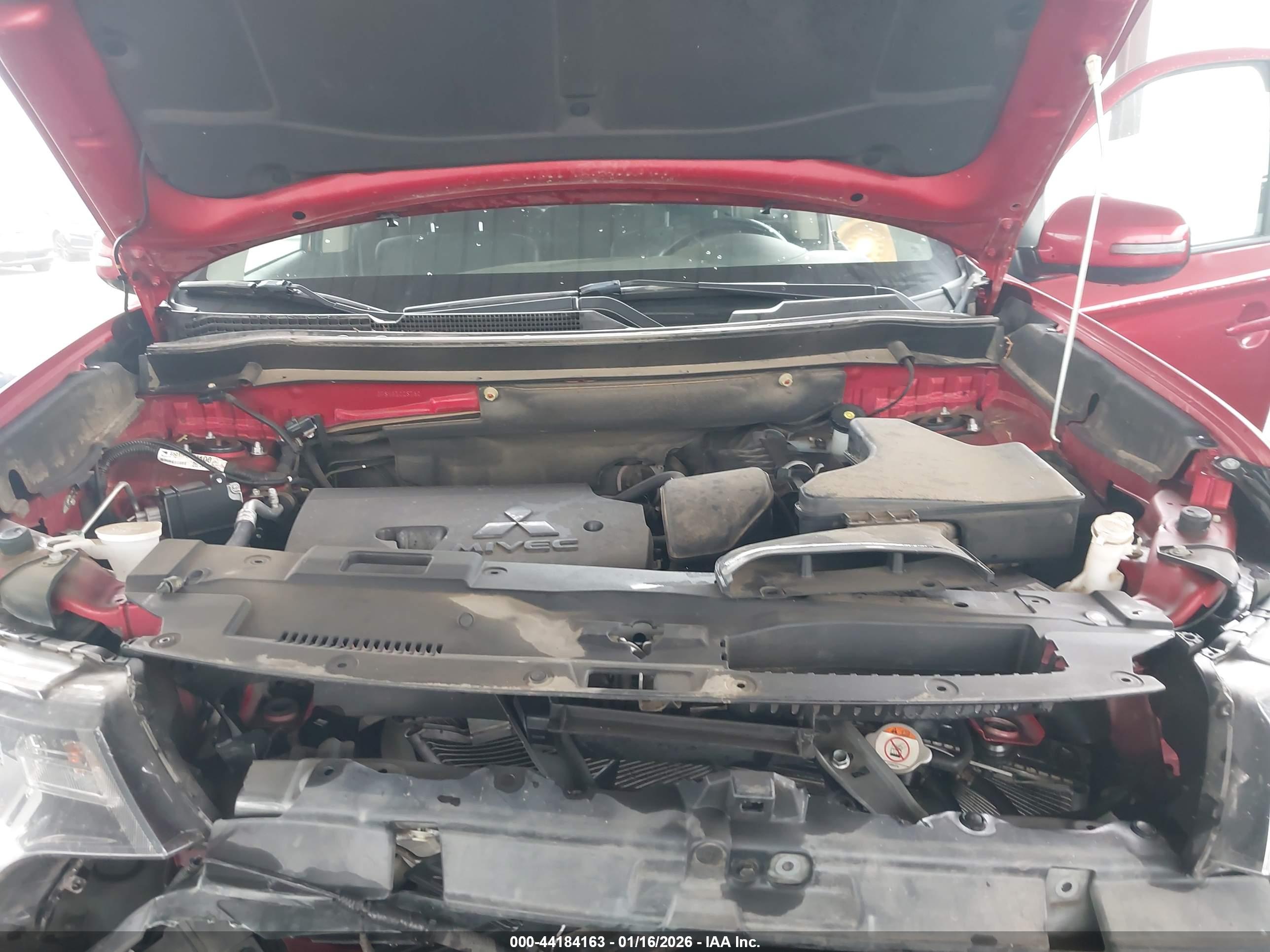 MITSUBISHI OUTLANDER image 10