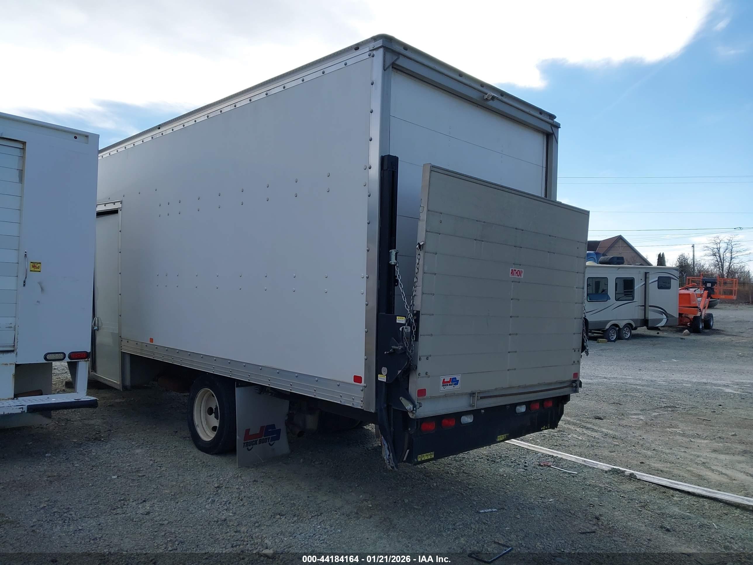 CHEVROLET 4500 image 3