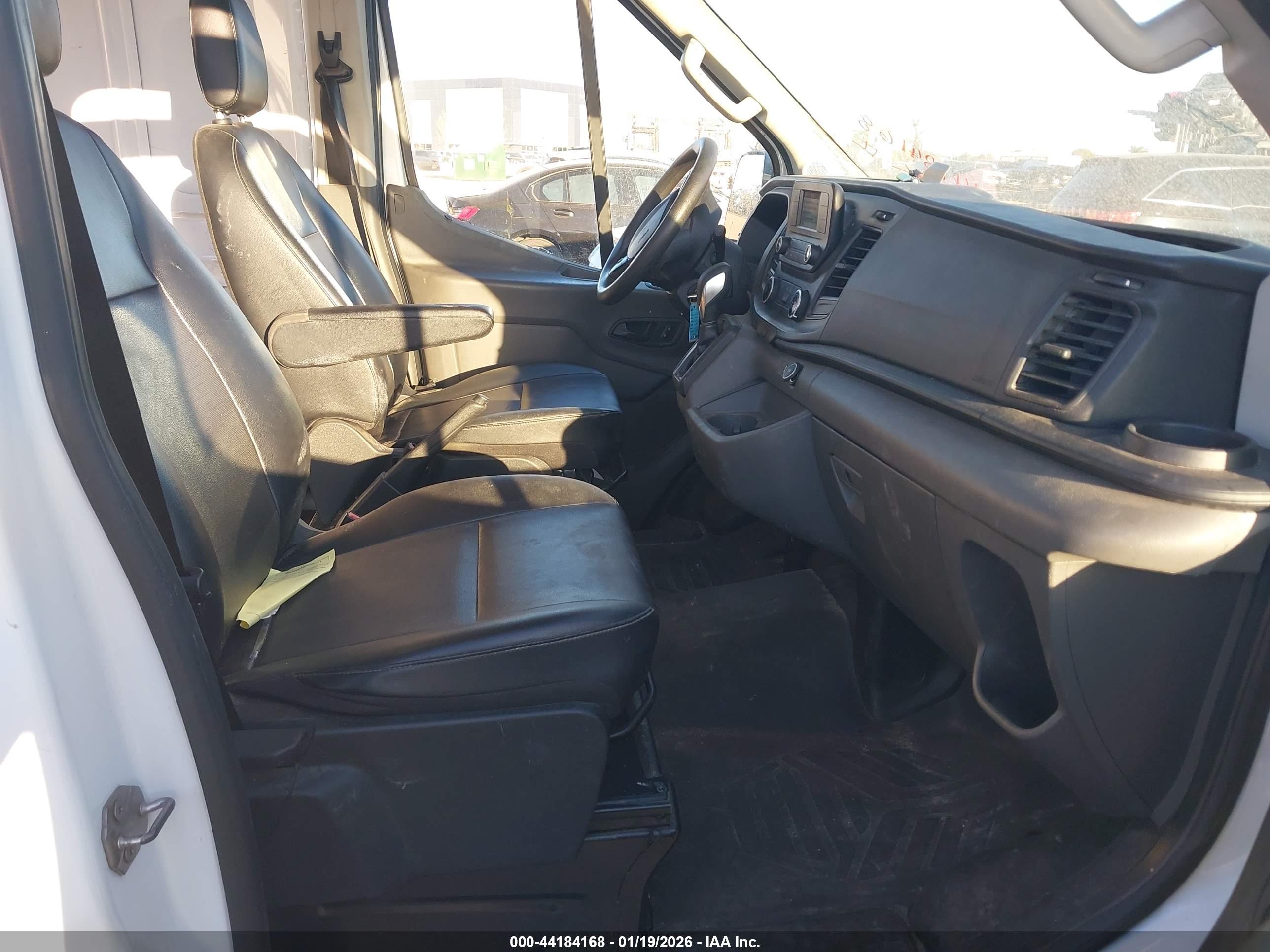 FORD TRANSIT-250 image 5