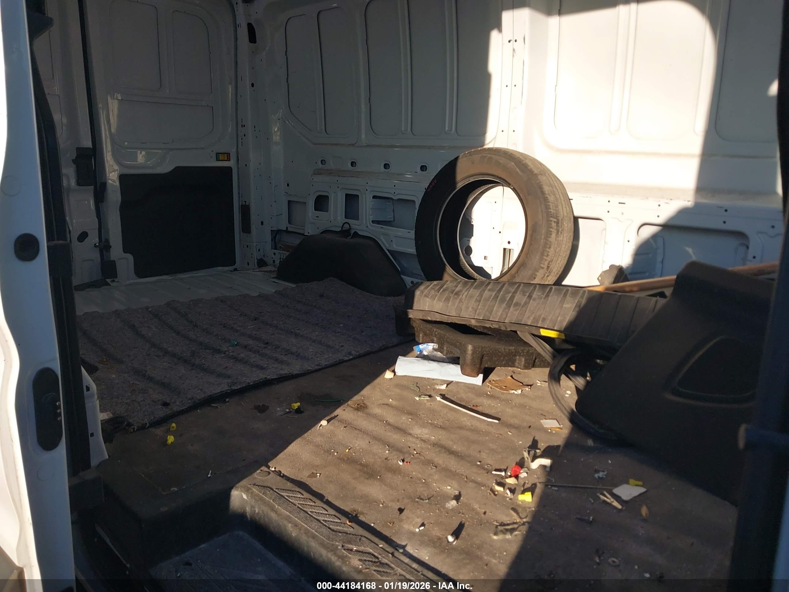FORD TRANSIT-250 image 8