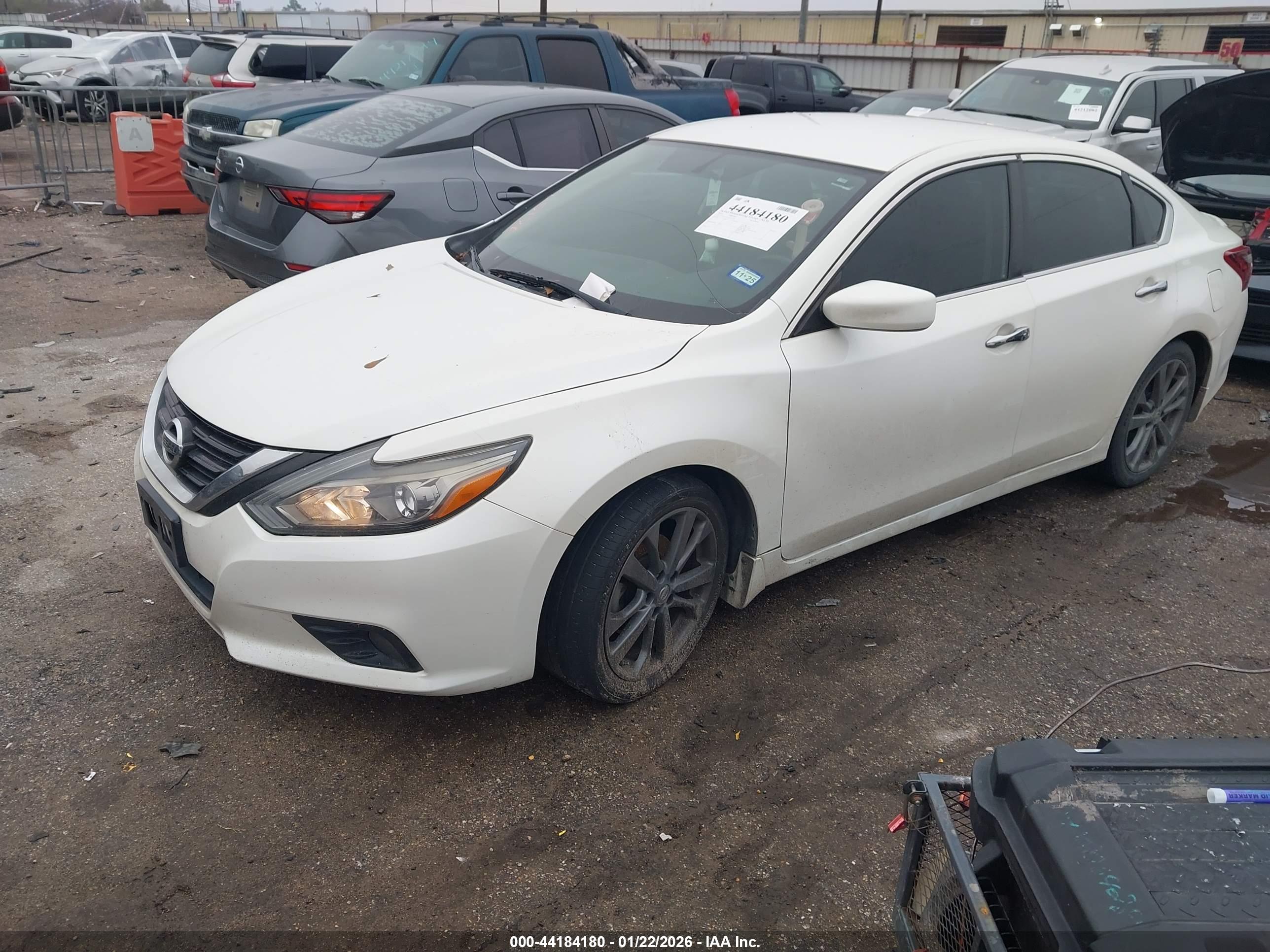 NISSAN ALTIMA image 2