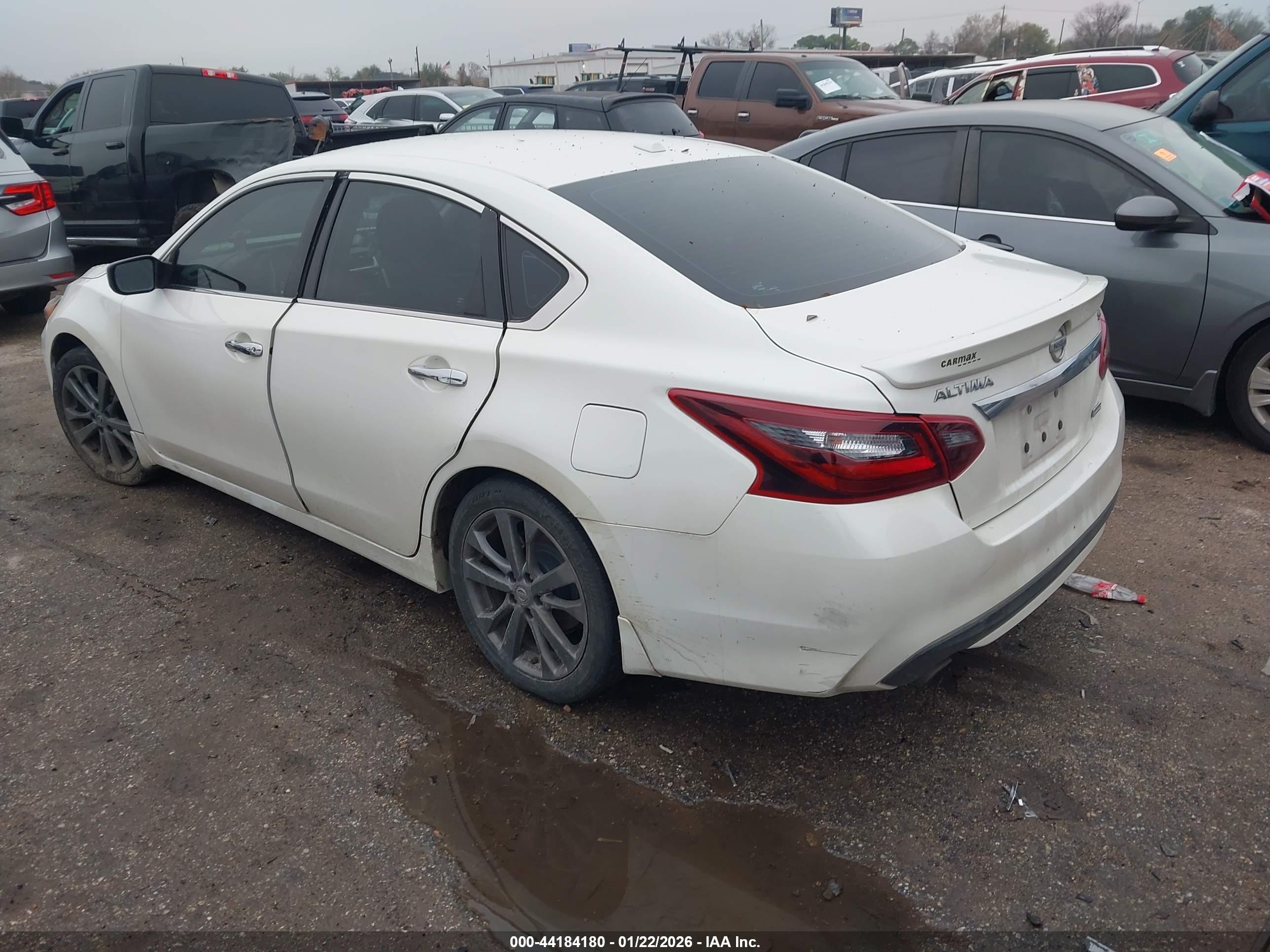 NISSAN ALTIMA image 3