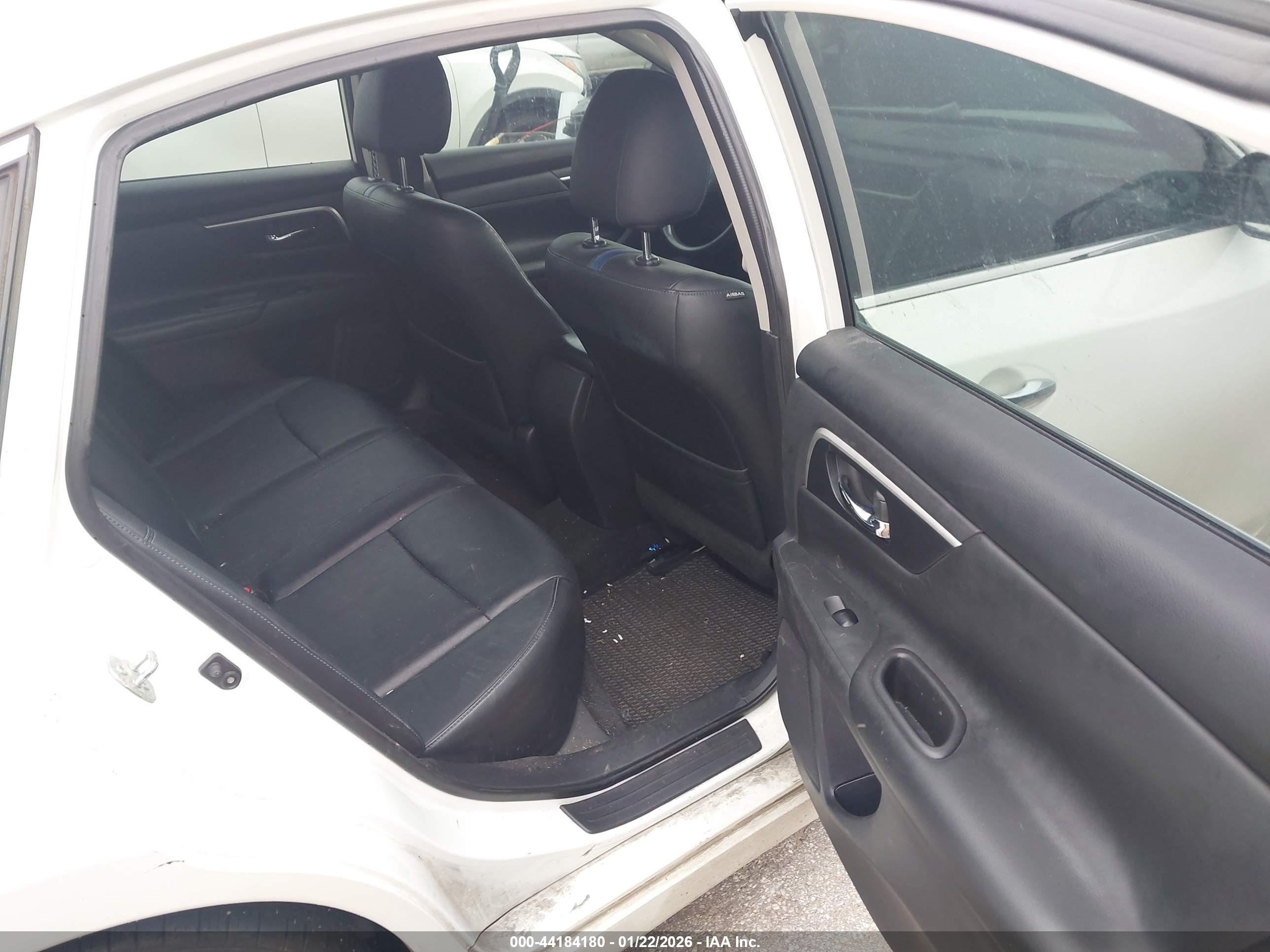 NISSAN ALTIMA image 8