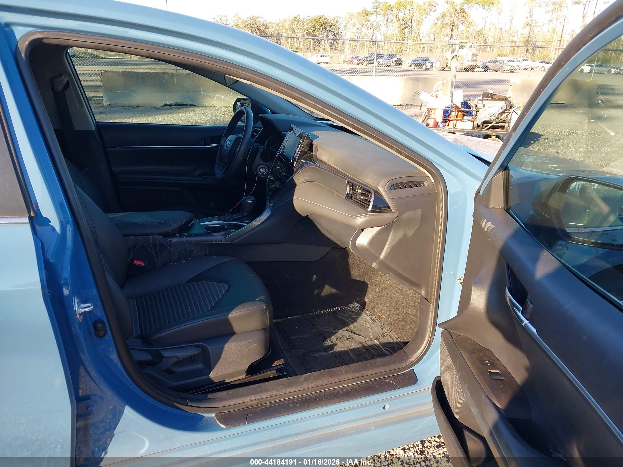TOYOTA CAMRY image 5