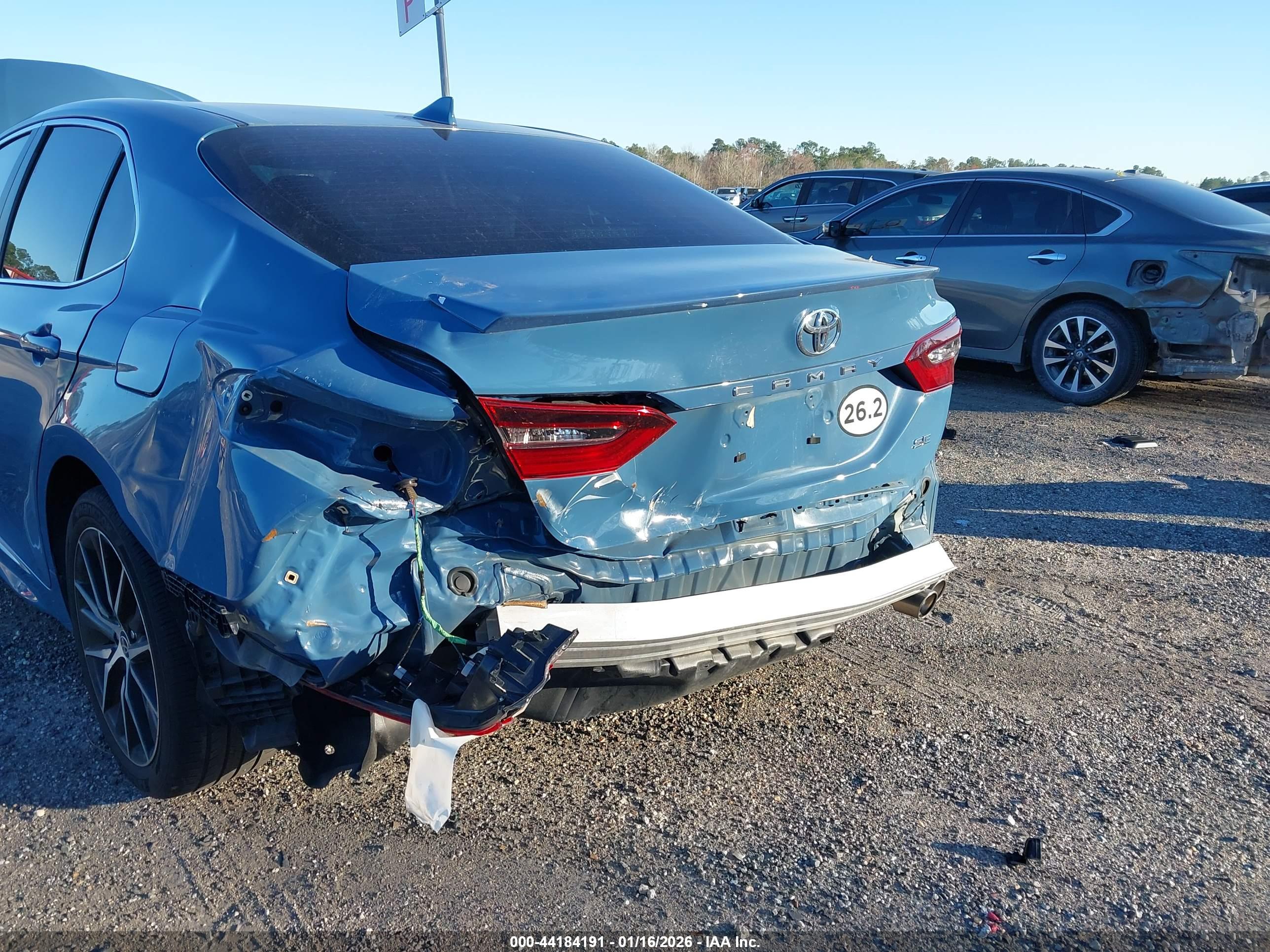 TOYOTA CAMRY image 6