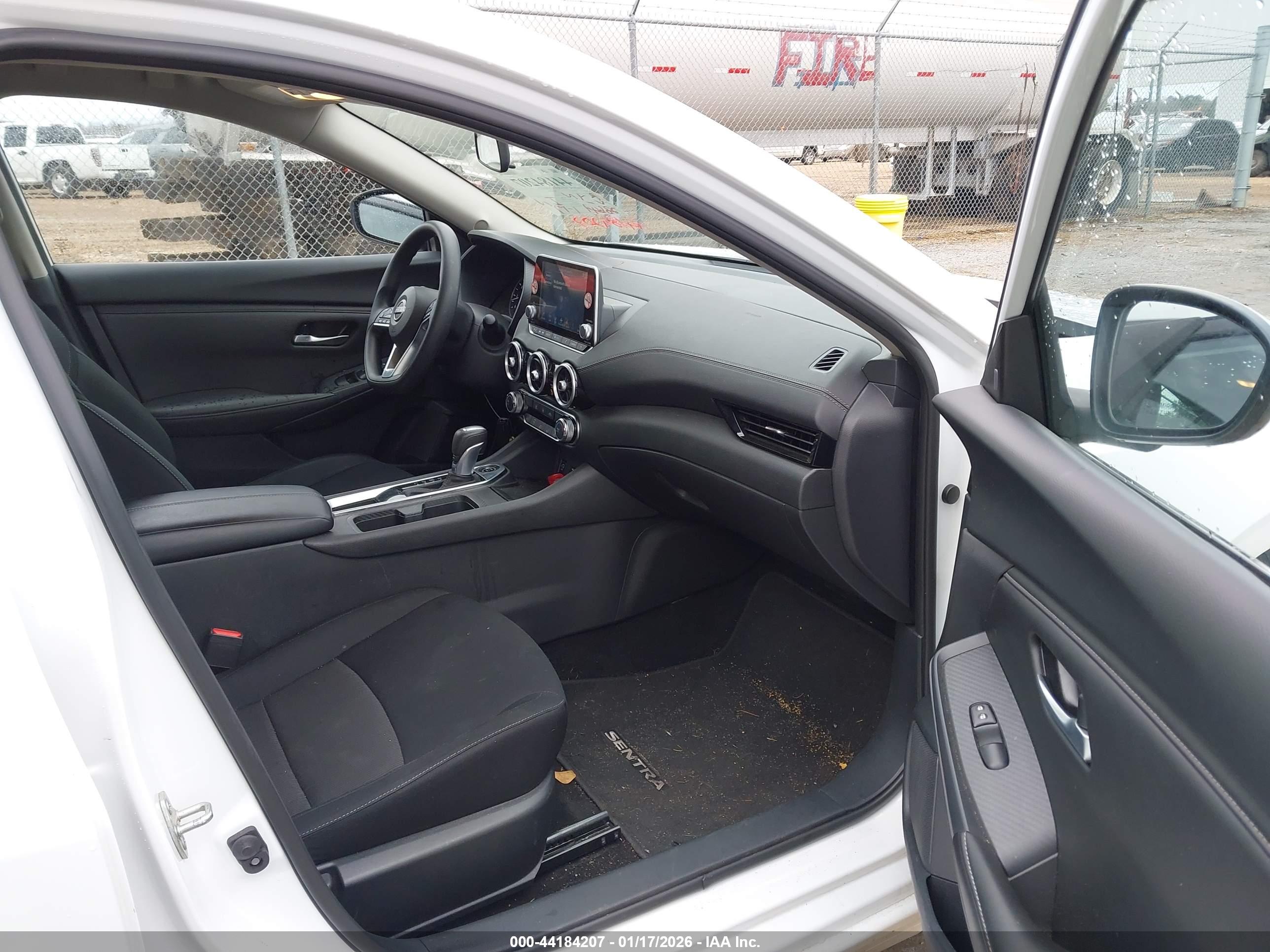NISSAN SENTRA image 5