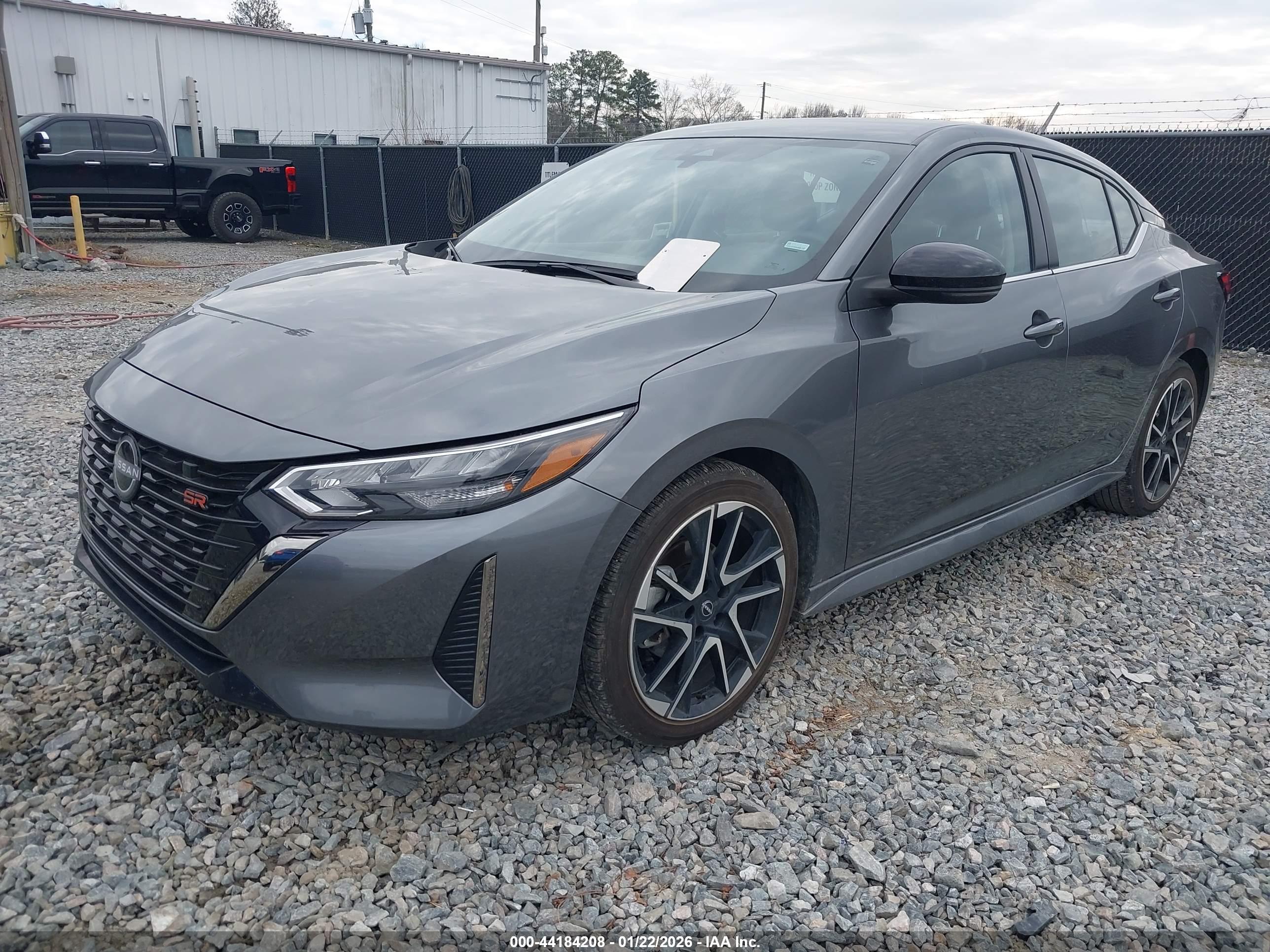 NISSAN SENTRA image 2