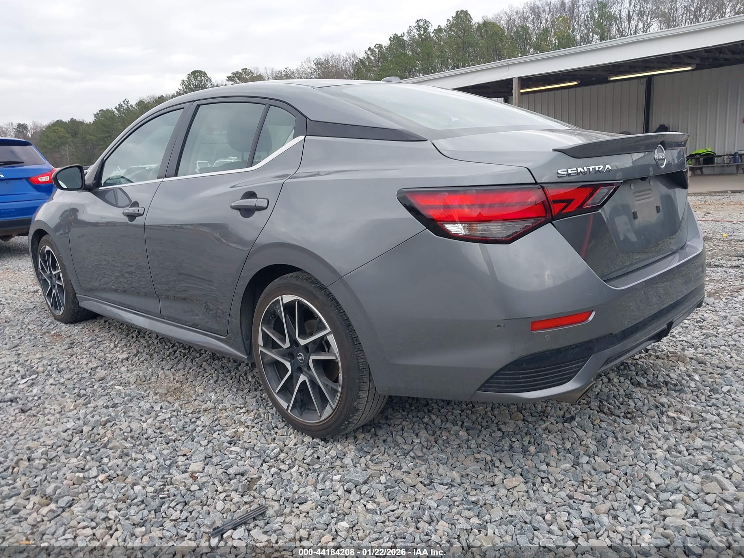 NISSAN SENTRA image 3