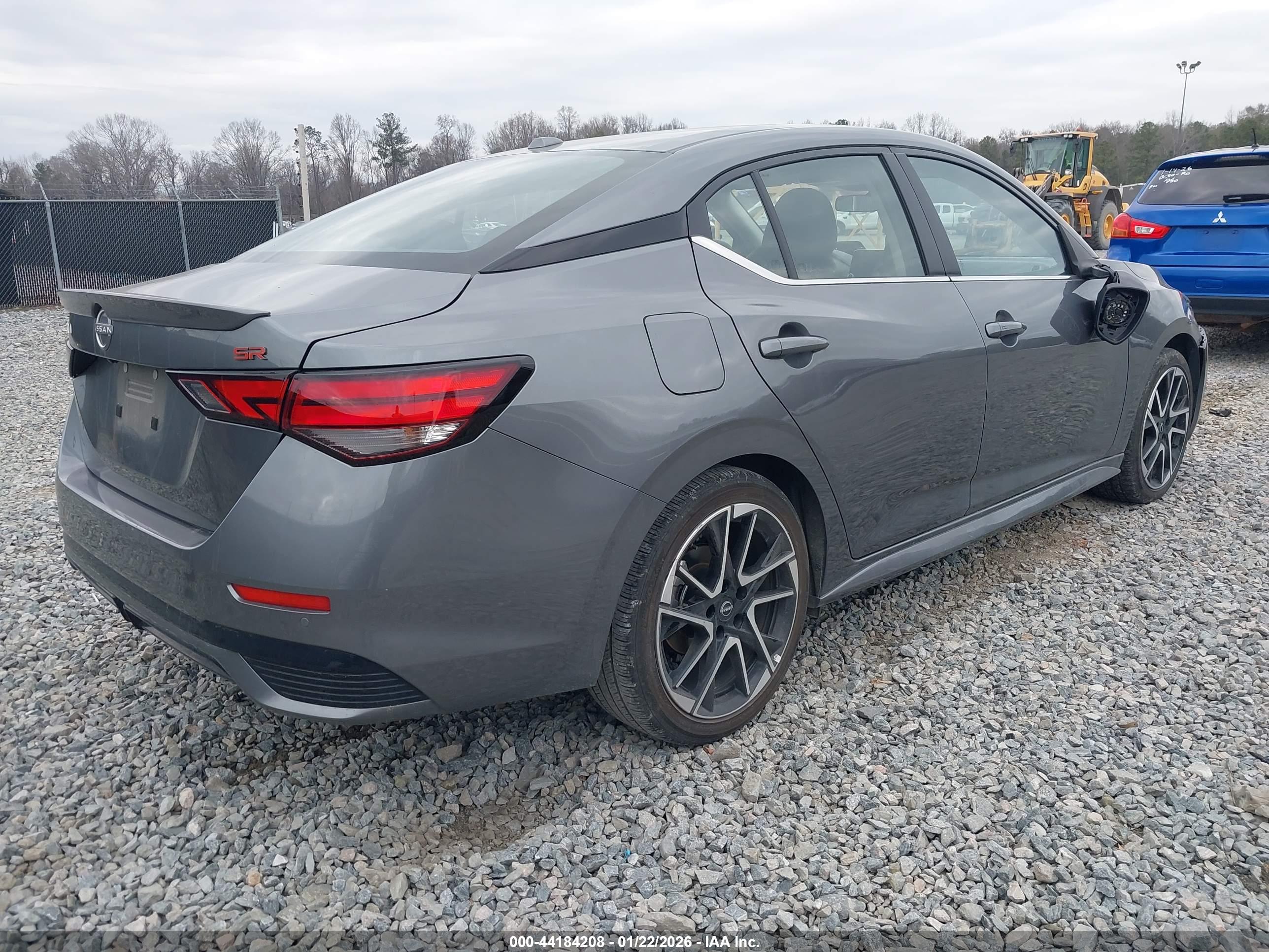 NISSAN SENTRA image 4