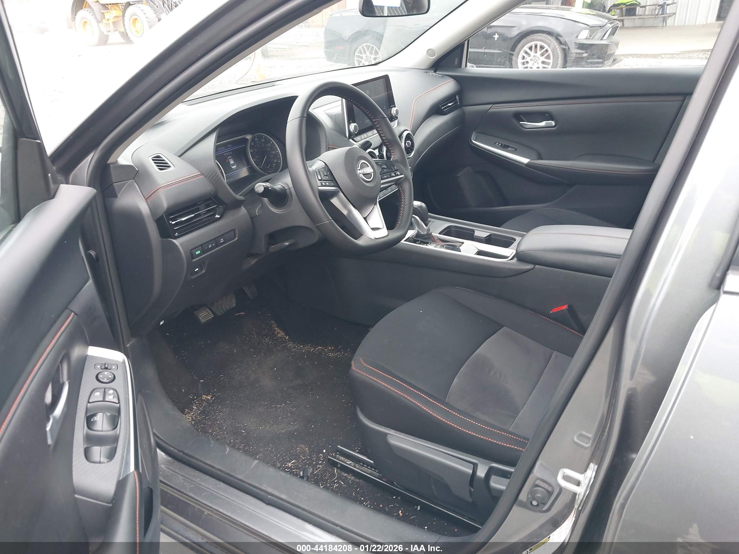 NISSAN SENTRA image 5