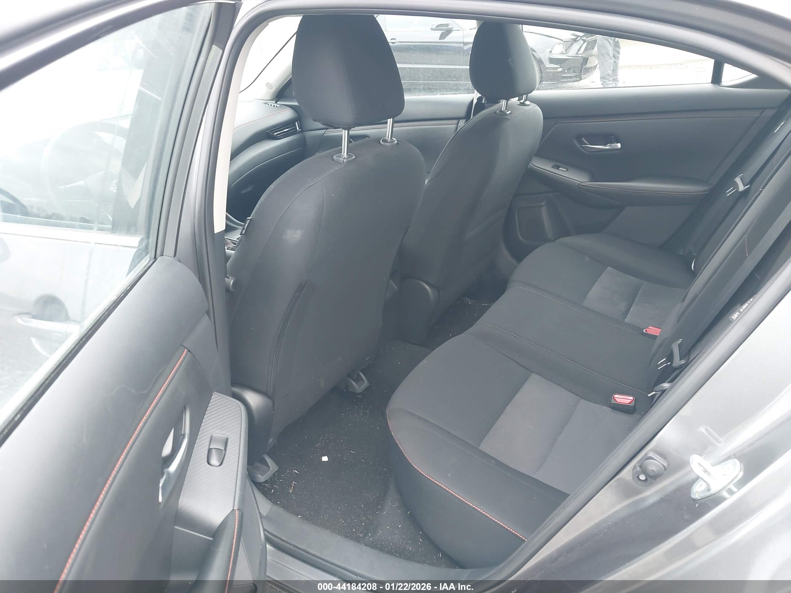 NISSAN SENTRA image 8