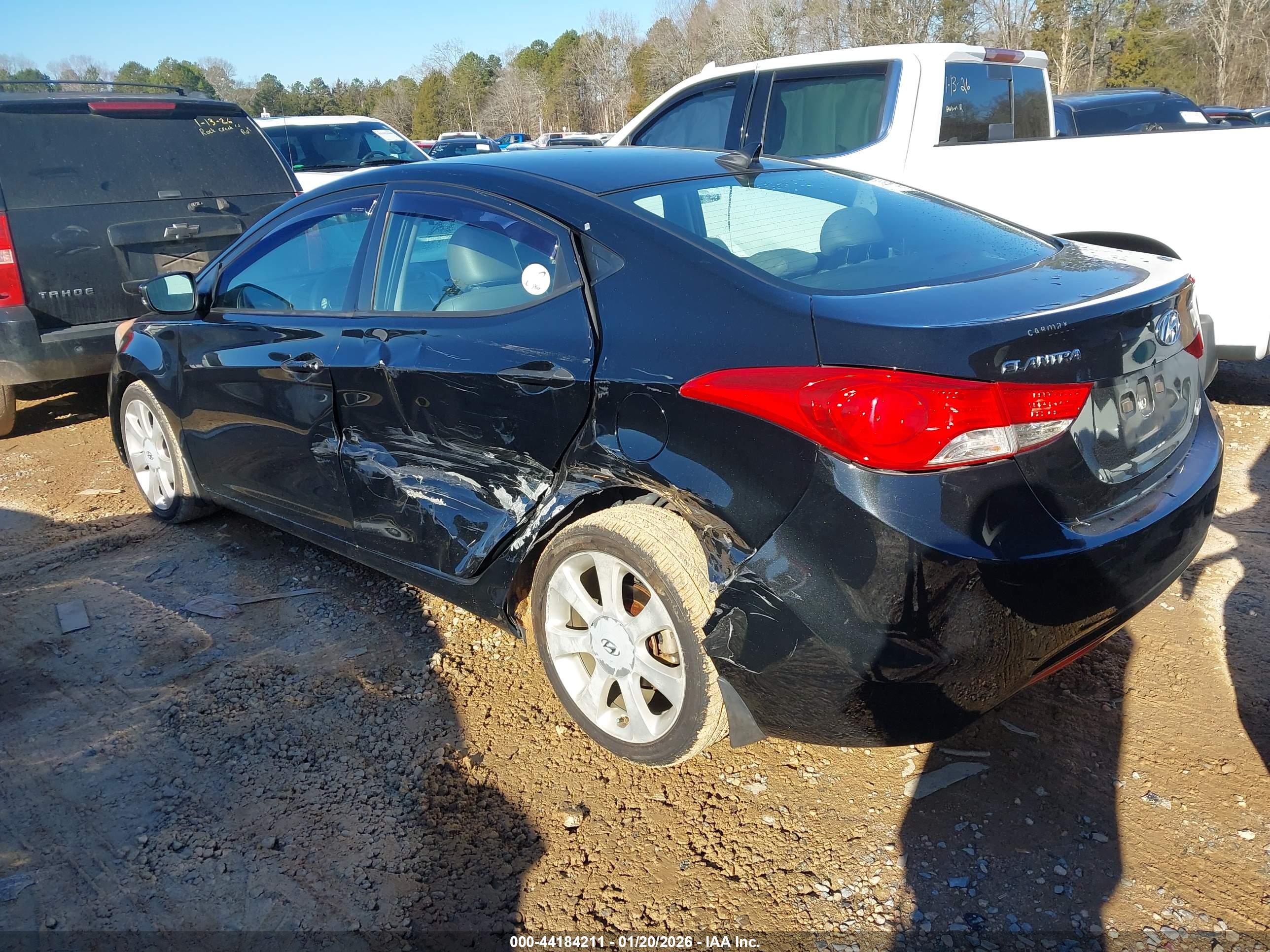 HYUNDAI ELANTRA image 3