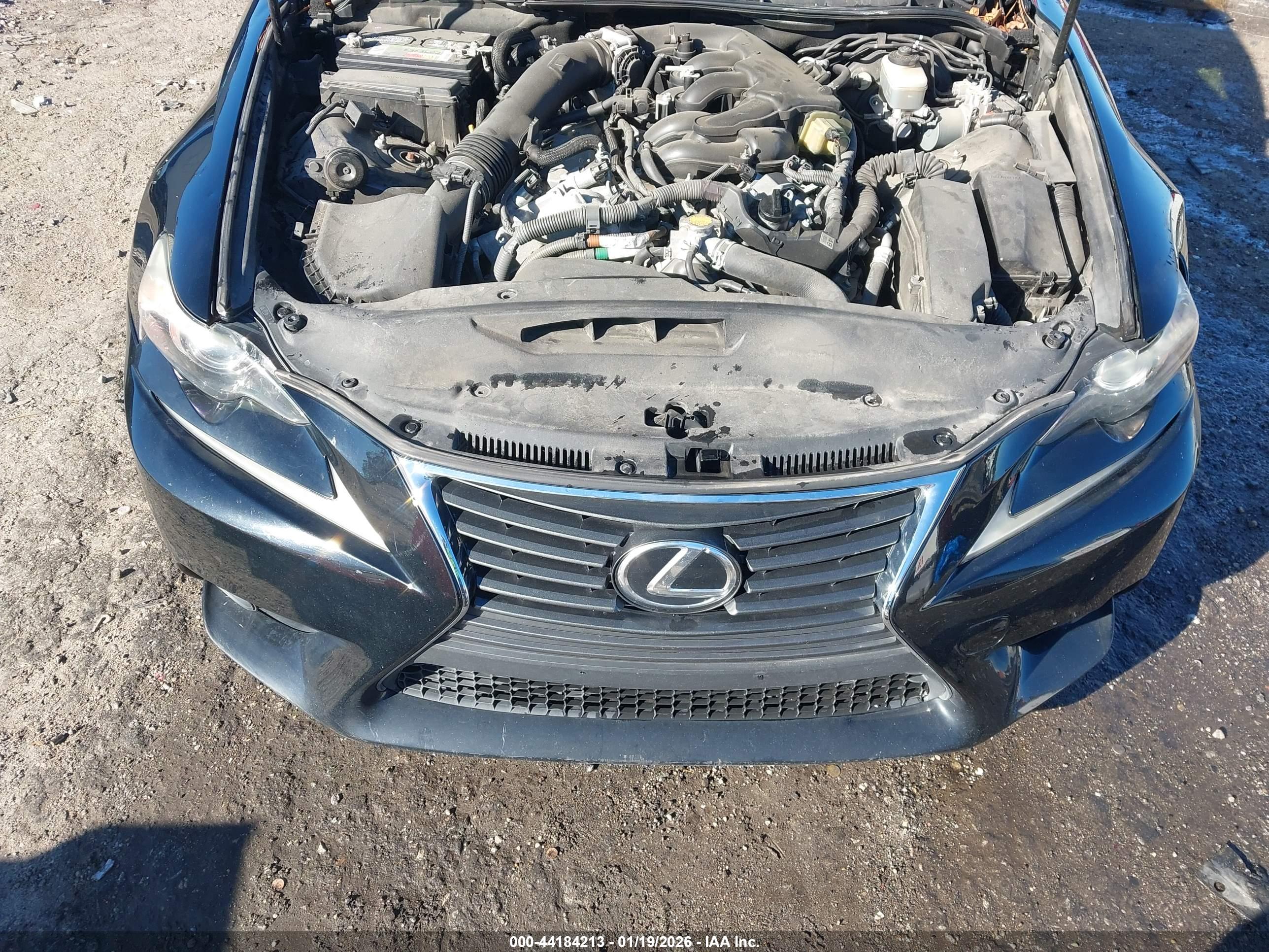 LEXUS IS image 10