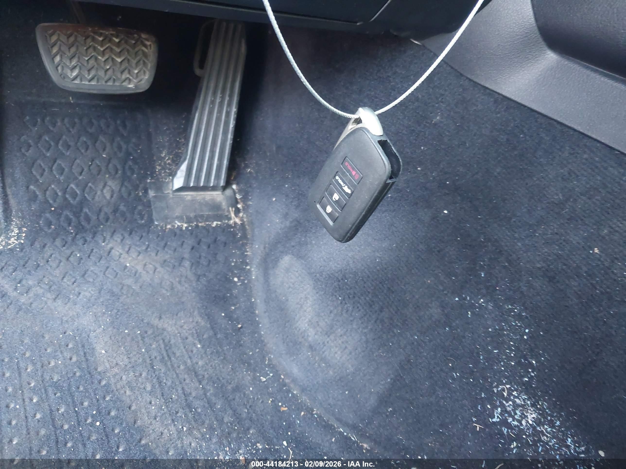 LEXUS IS image 11