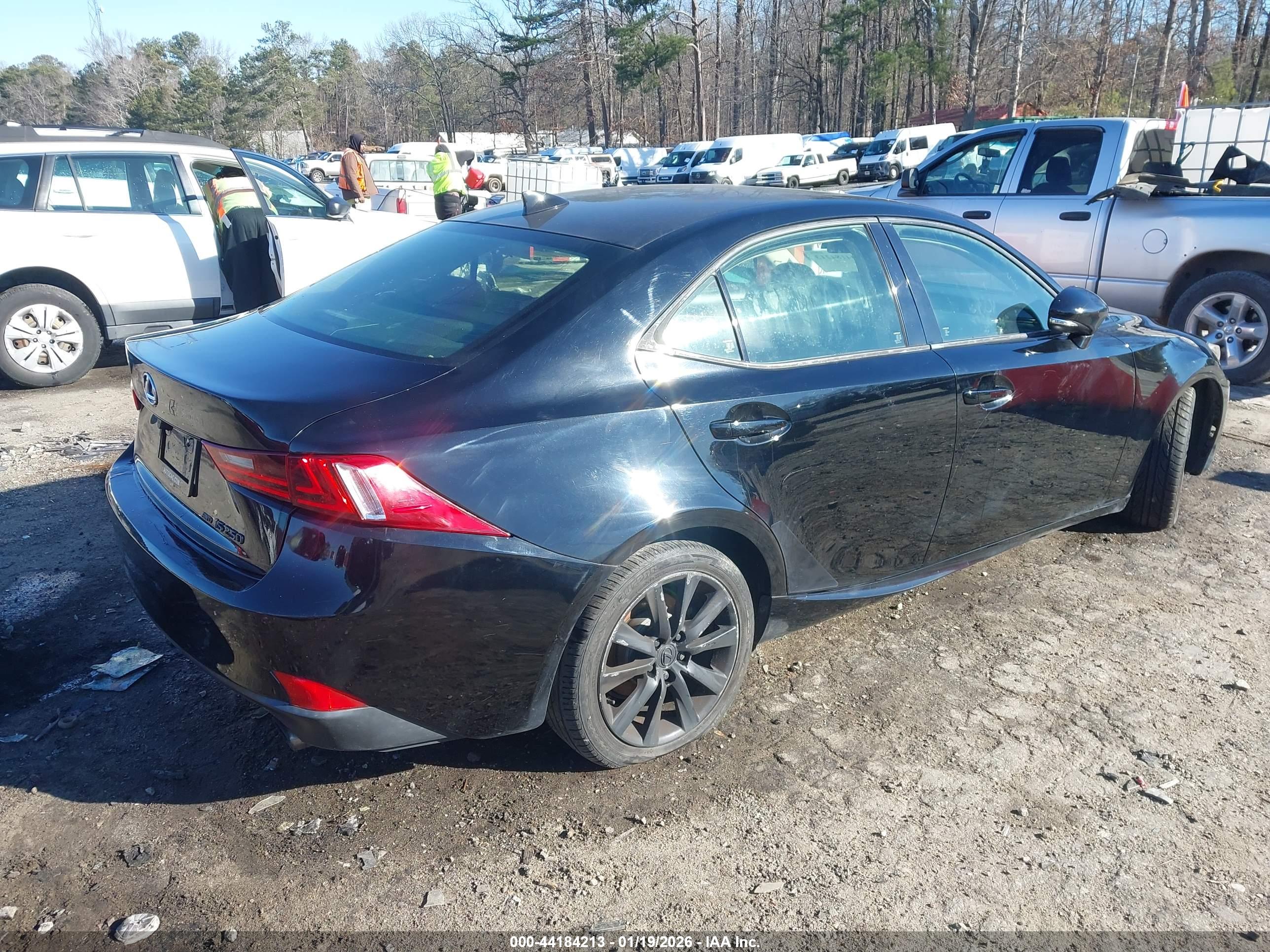 LEXUS IS image 4