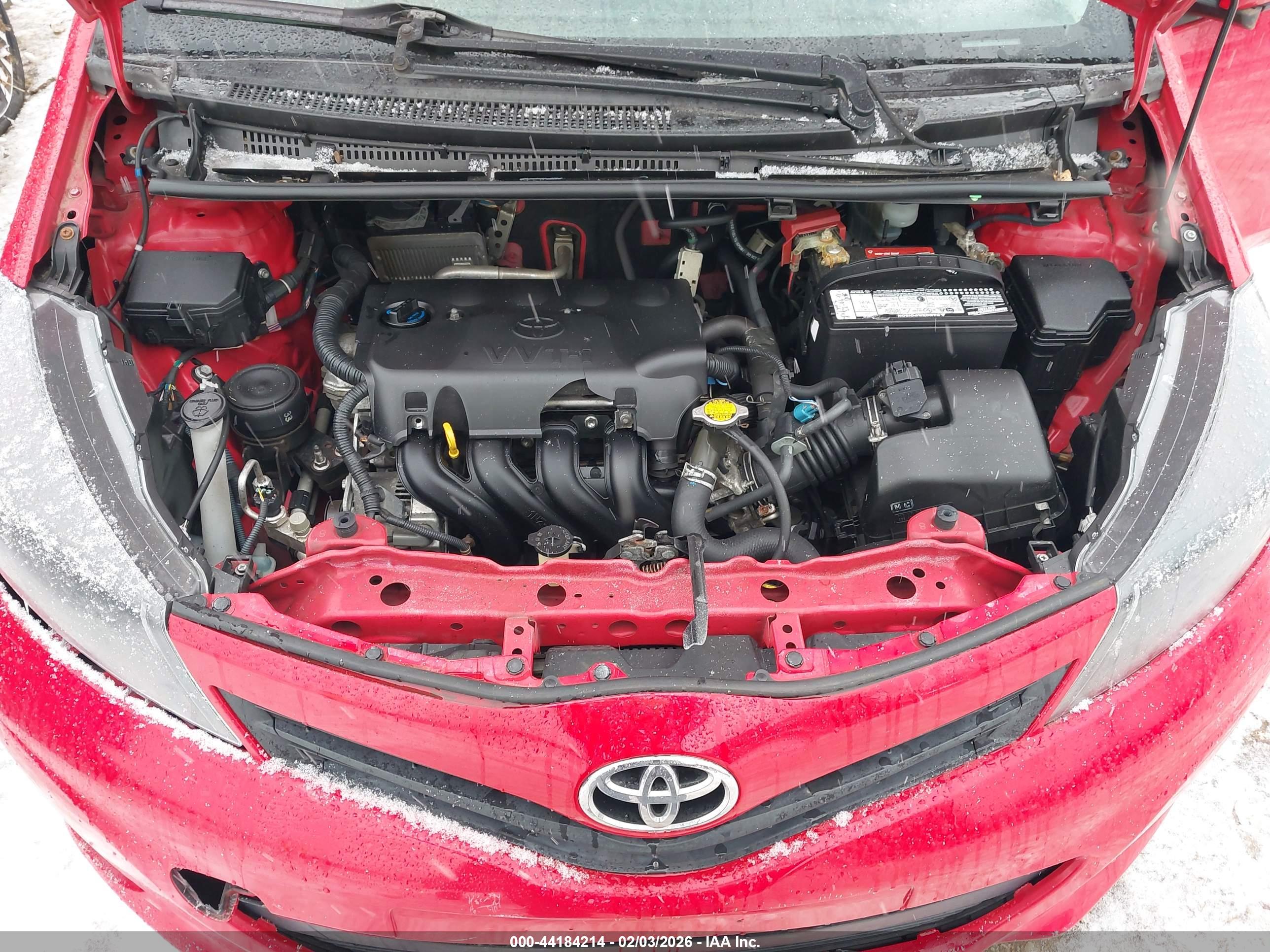 TOYOTA YARIS image 10