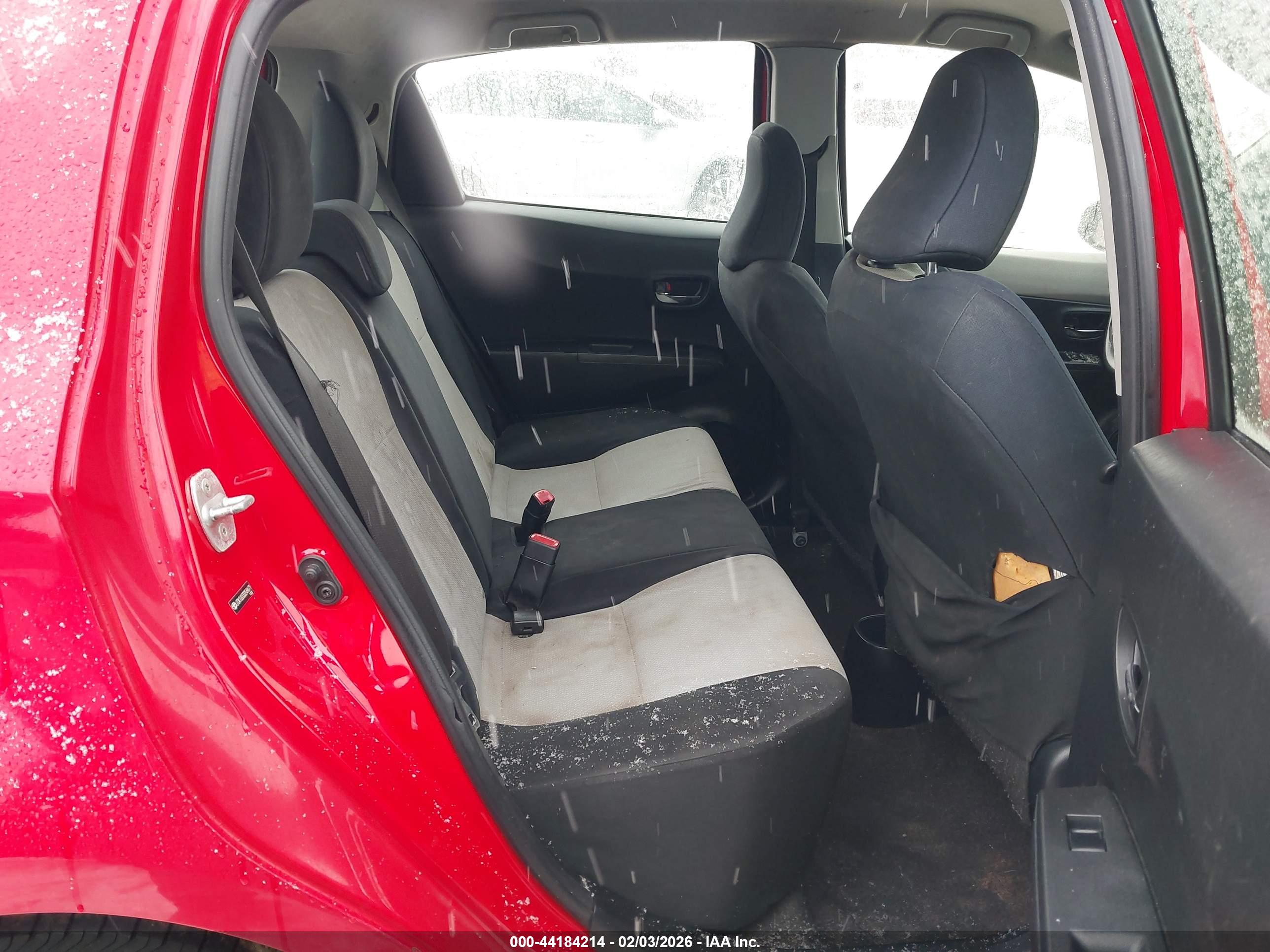 TOYOTA YARIS image 8