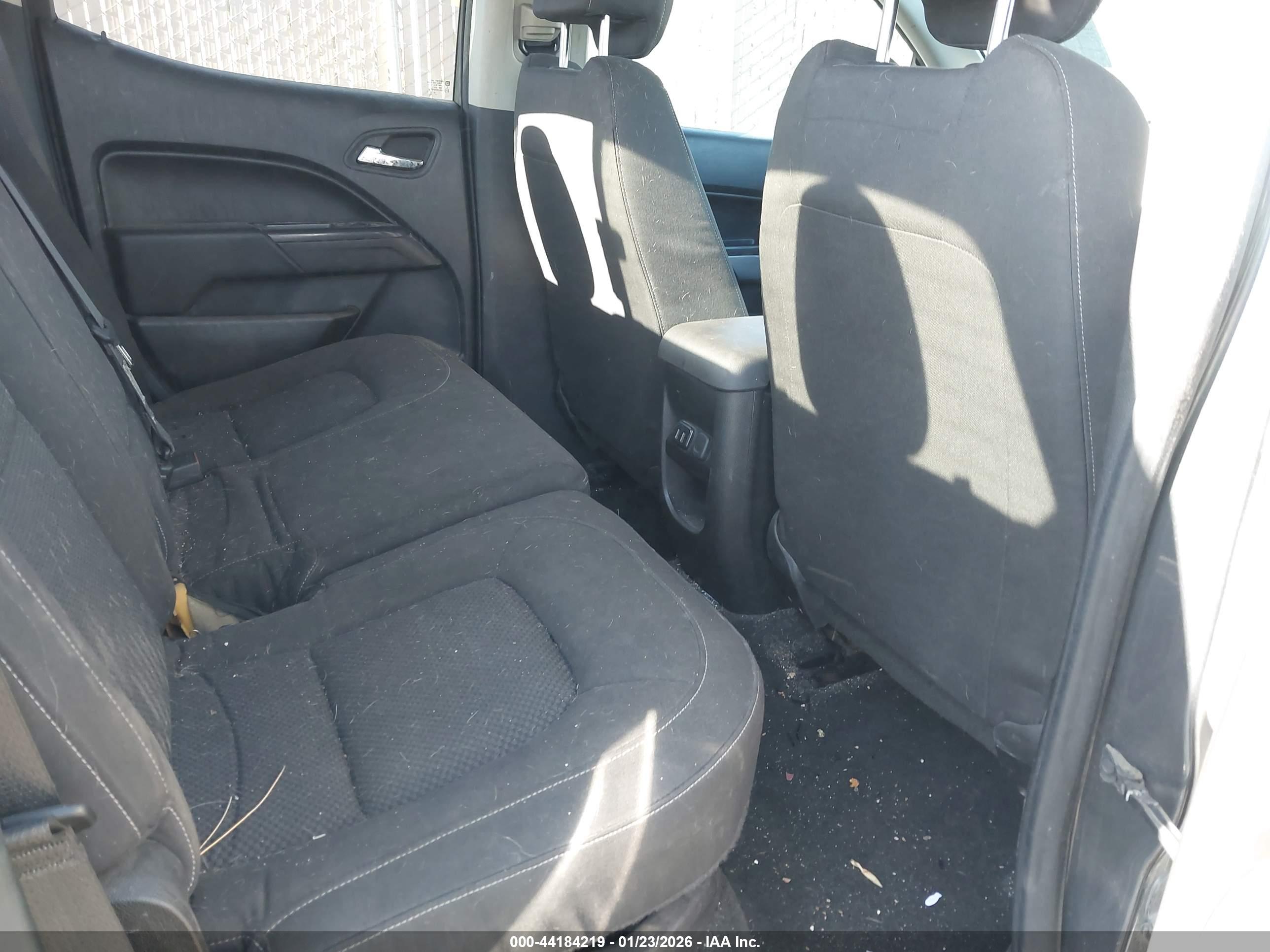 CHEVROLET COLORADO image 8