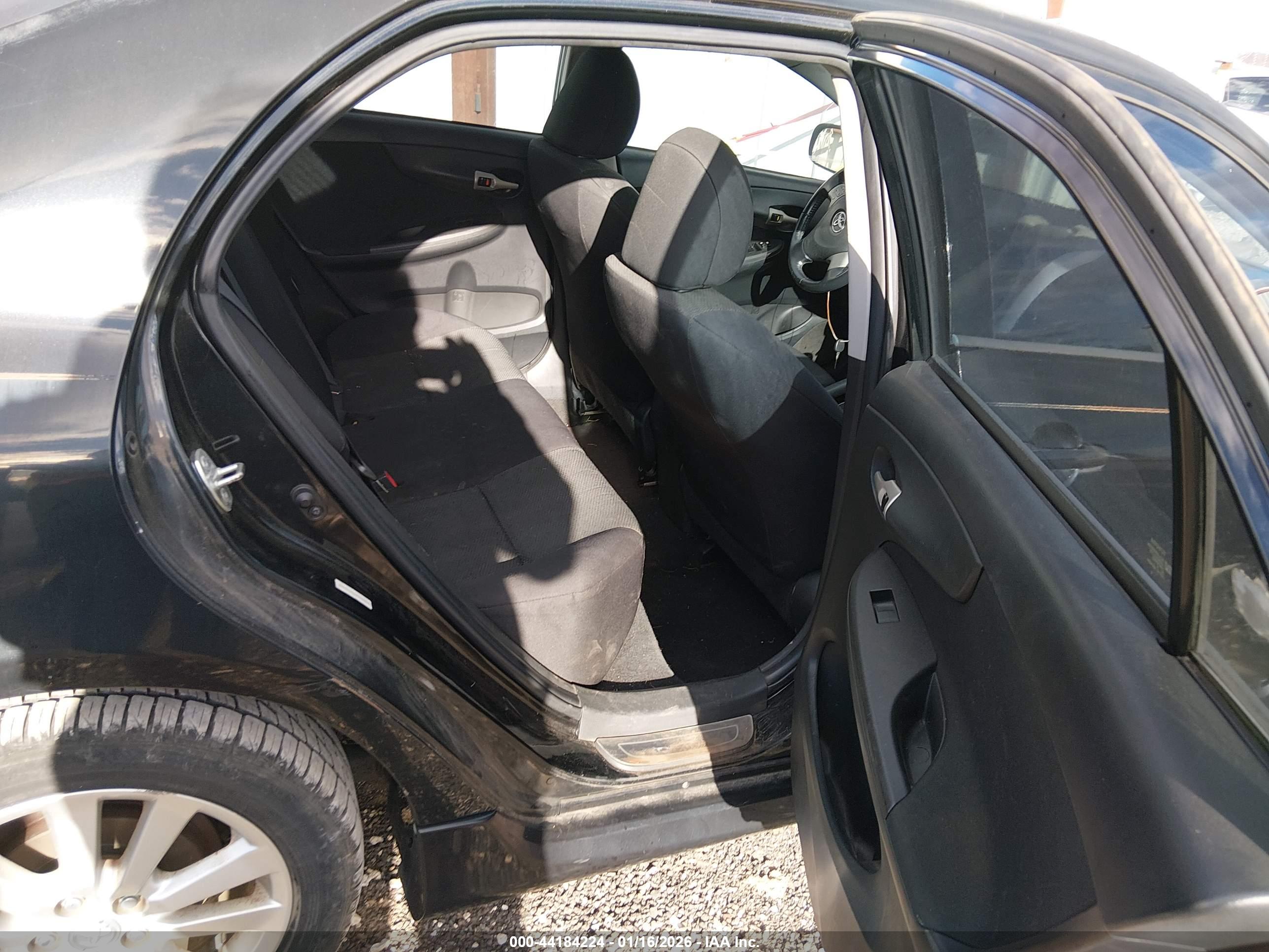 TOYOTA COROLLA image 8