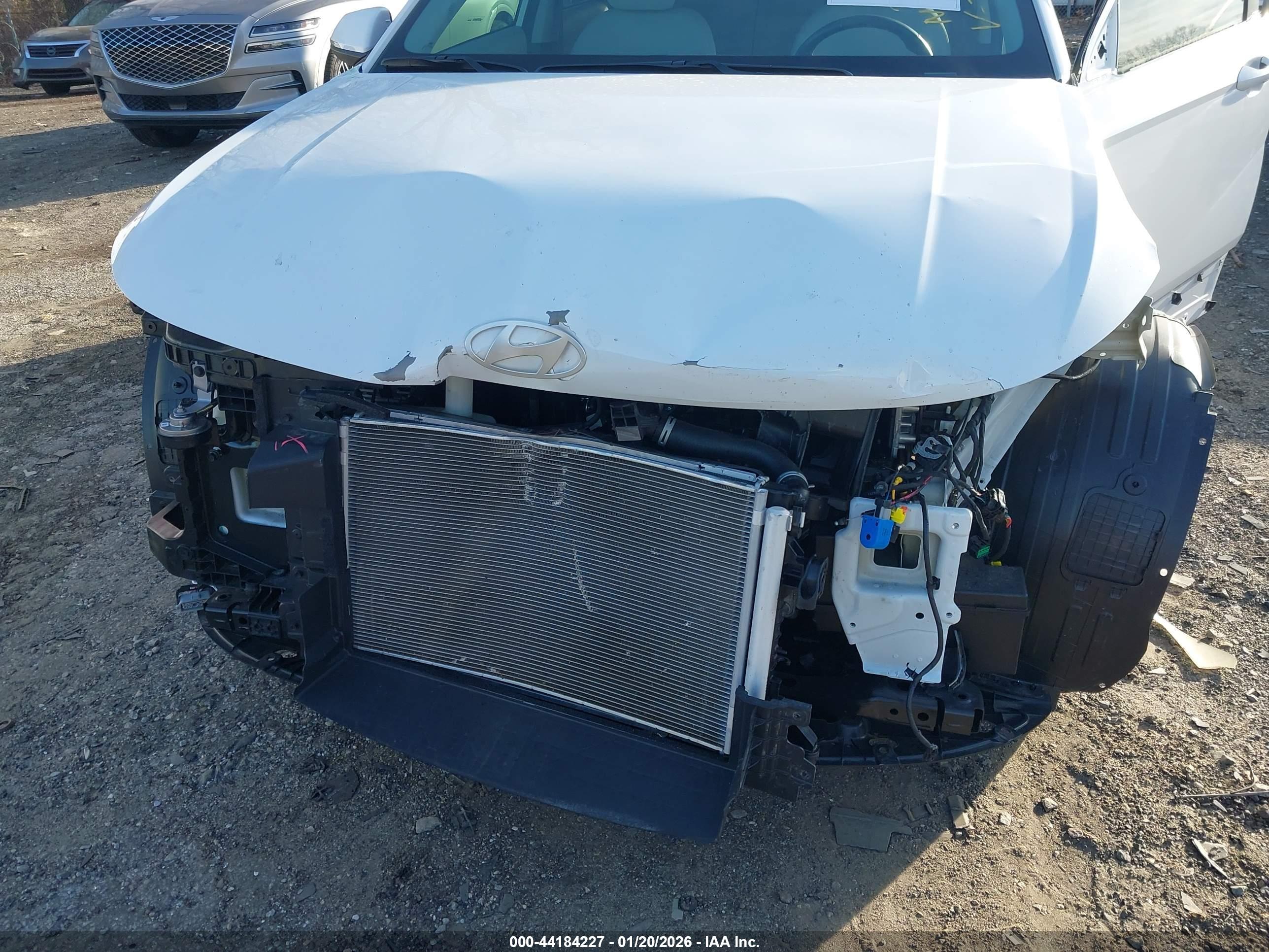 HYUNDAI KONA image 6